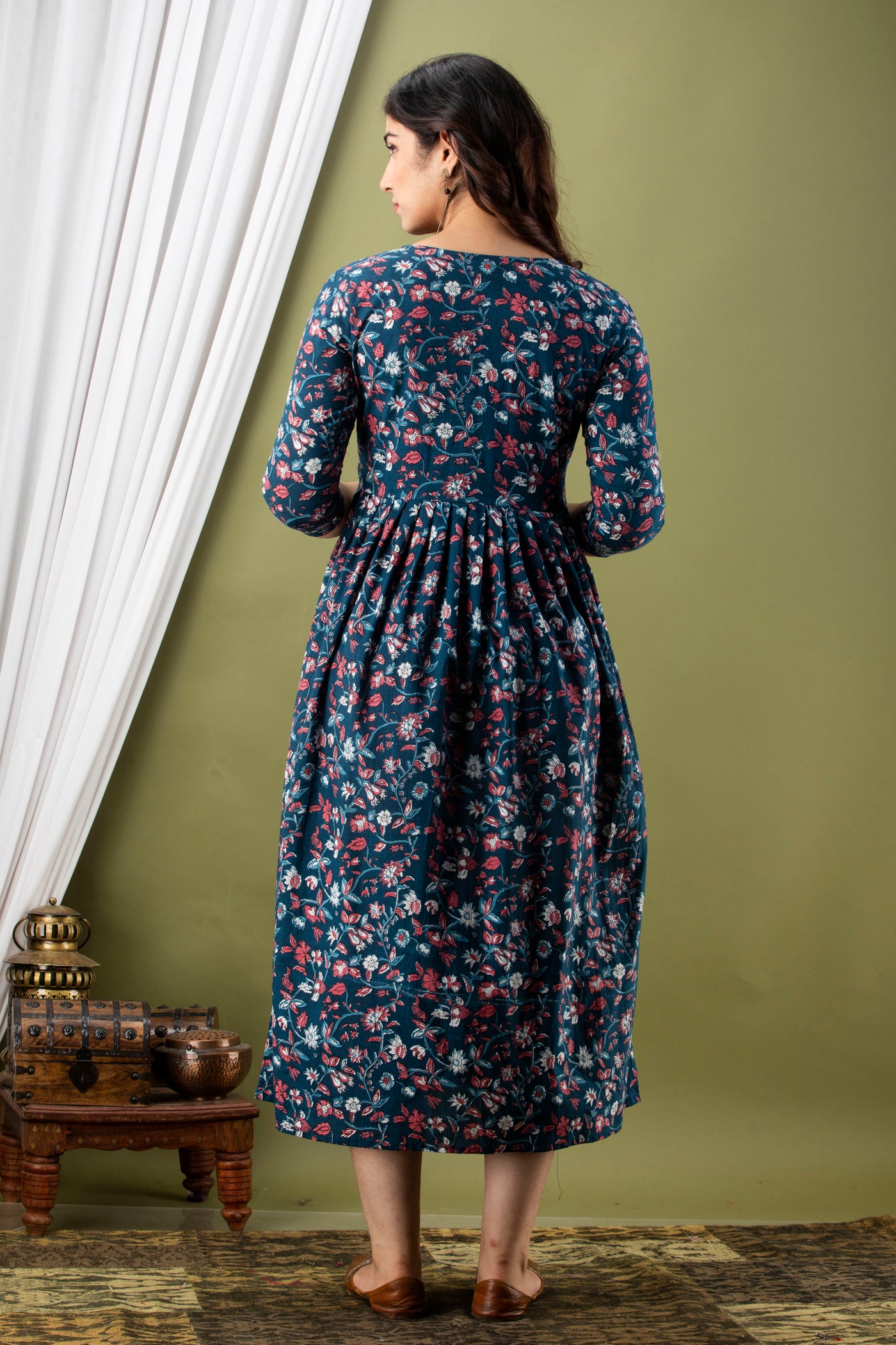 Majestic divas Cotton Teal Blue Ditsy Floral Allover Printed Maternity Feeding Kurta Dress with Dual Zippers Secondary image