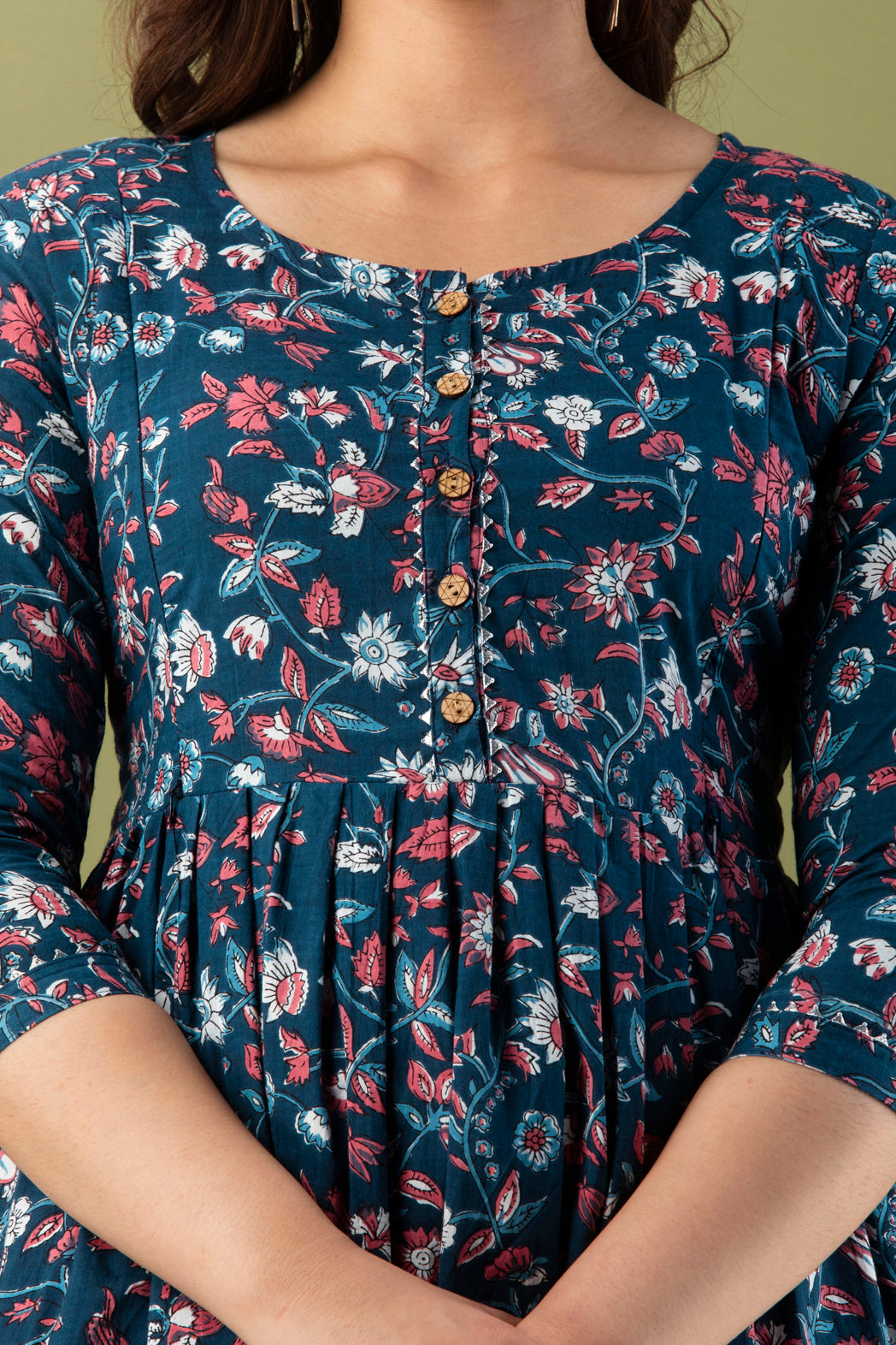 Majestic divas Cotton Teal Blue Ditsy Floral Allover Printed Maternity Feeding Kurta Dress with Dual Zippers