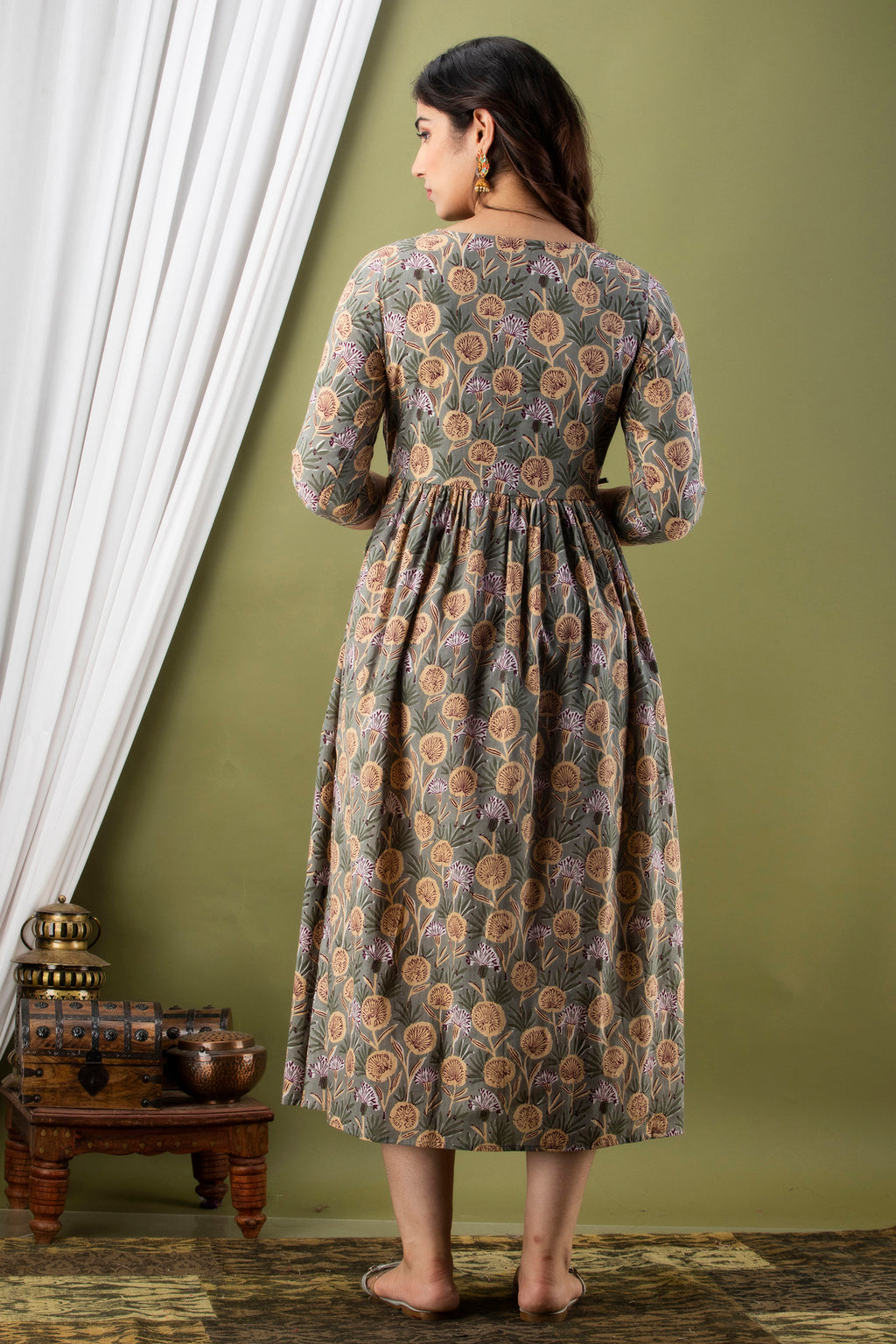 Majestic divas Cotton Sage Green Floral Buta Printed Maternity Feeding Kurta Dress with Dual Zippers