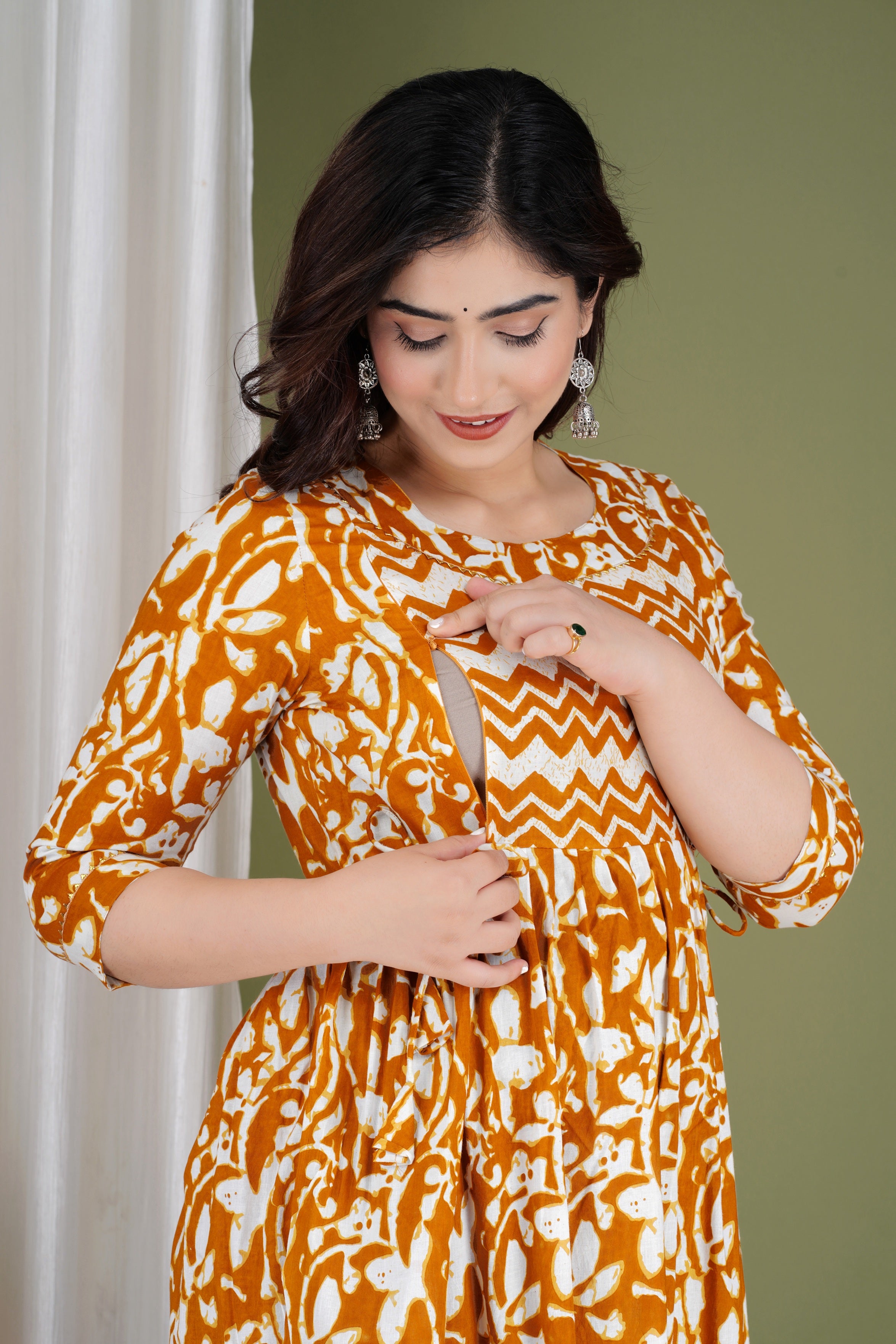 Majestic divas Cotton Mustard Abstract Floral Printed Maternity Feeding Kurta Dress with Dual Zippers Secondary image