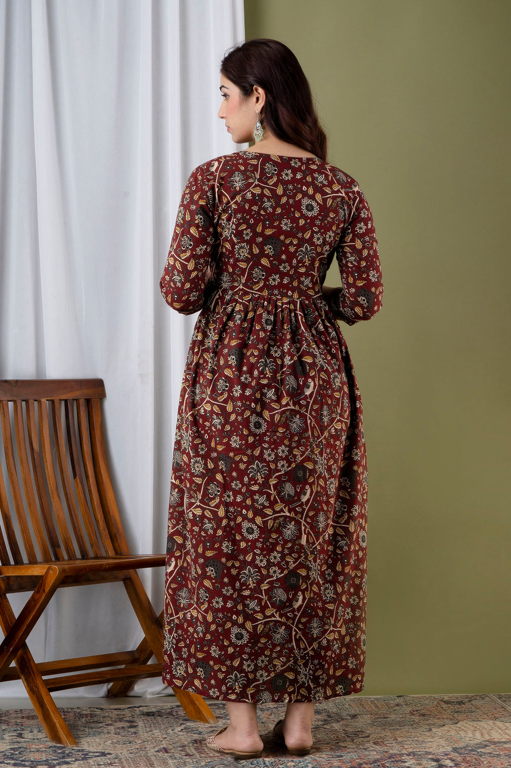 Majestic divas Cotton Maroon Floral & Bird Printed Maternity Feeding Kurta Dress with Dual Zippers