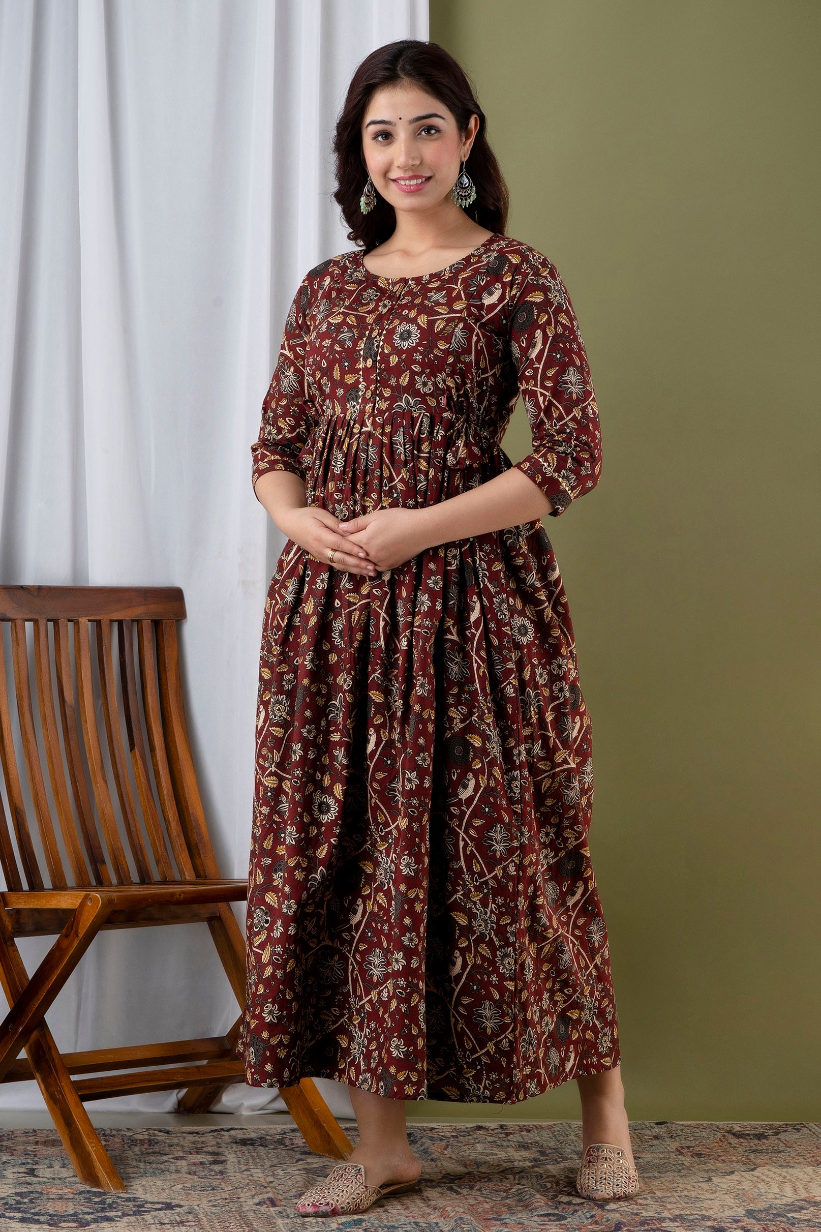 Majestic divas Cotton Maroon Floral & Bird Printed Maternity Feeding Kurta Dress with Dual Zippers