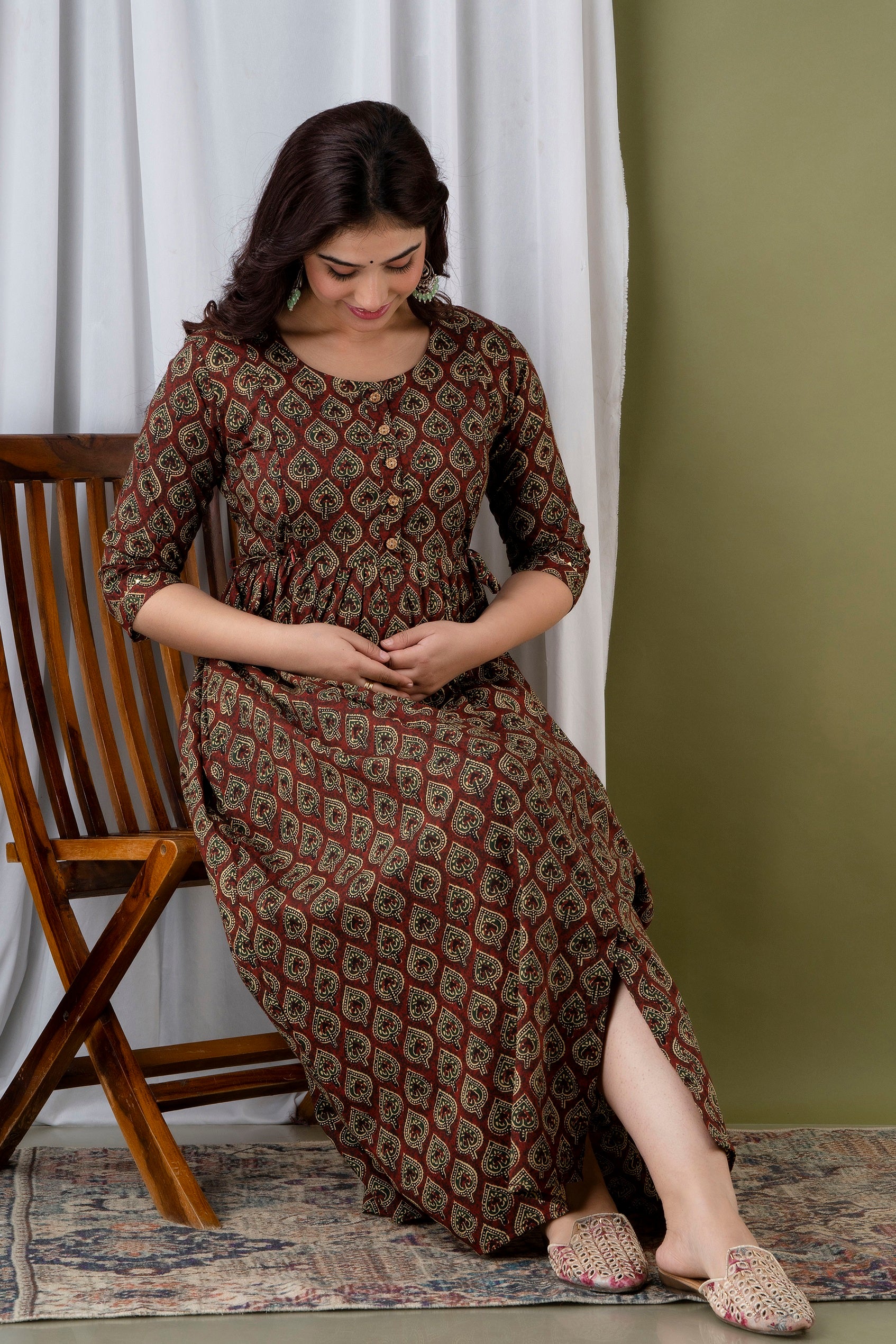Majestic divas Cotton Maroon Heart Motif Printed Maternity Feeding Kurta Dress with Dual Zippers Secondary image