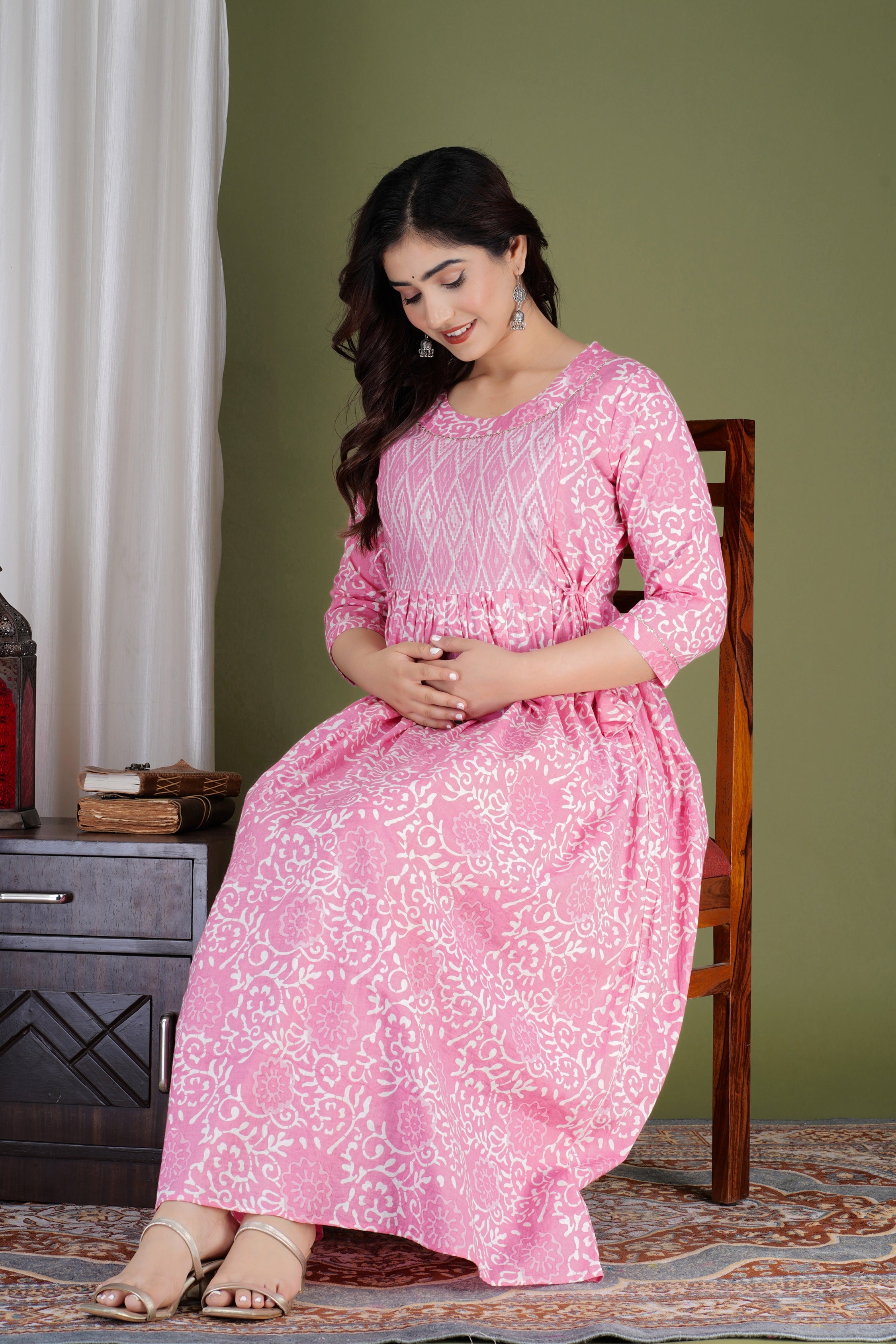 Majestic divas Cotton Pink Floral & Ikat Printed Maternity Feeding Kurta Dress with Dual Zippers & Side Tie-Up