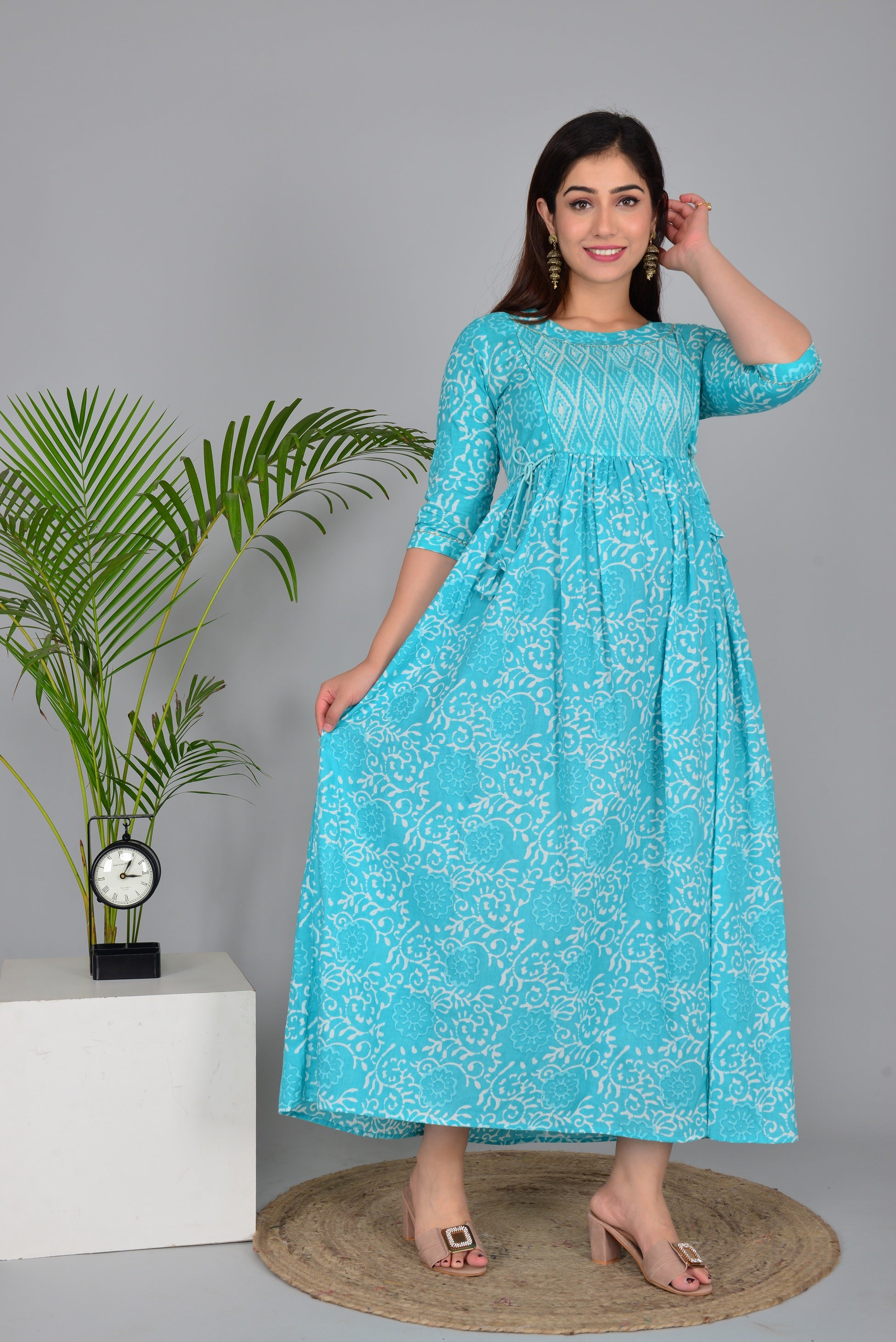 Majestic divas Cotton Turquoise Floral Printed Maternity Feeding Kurta Dress with Dual Zippers
