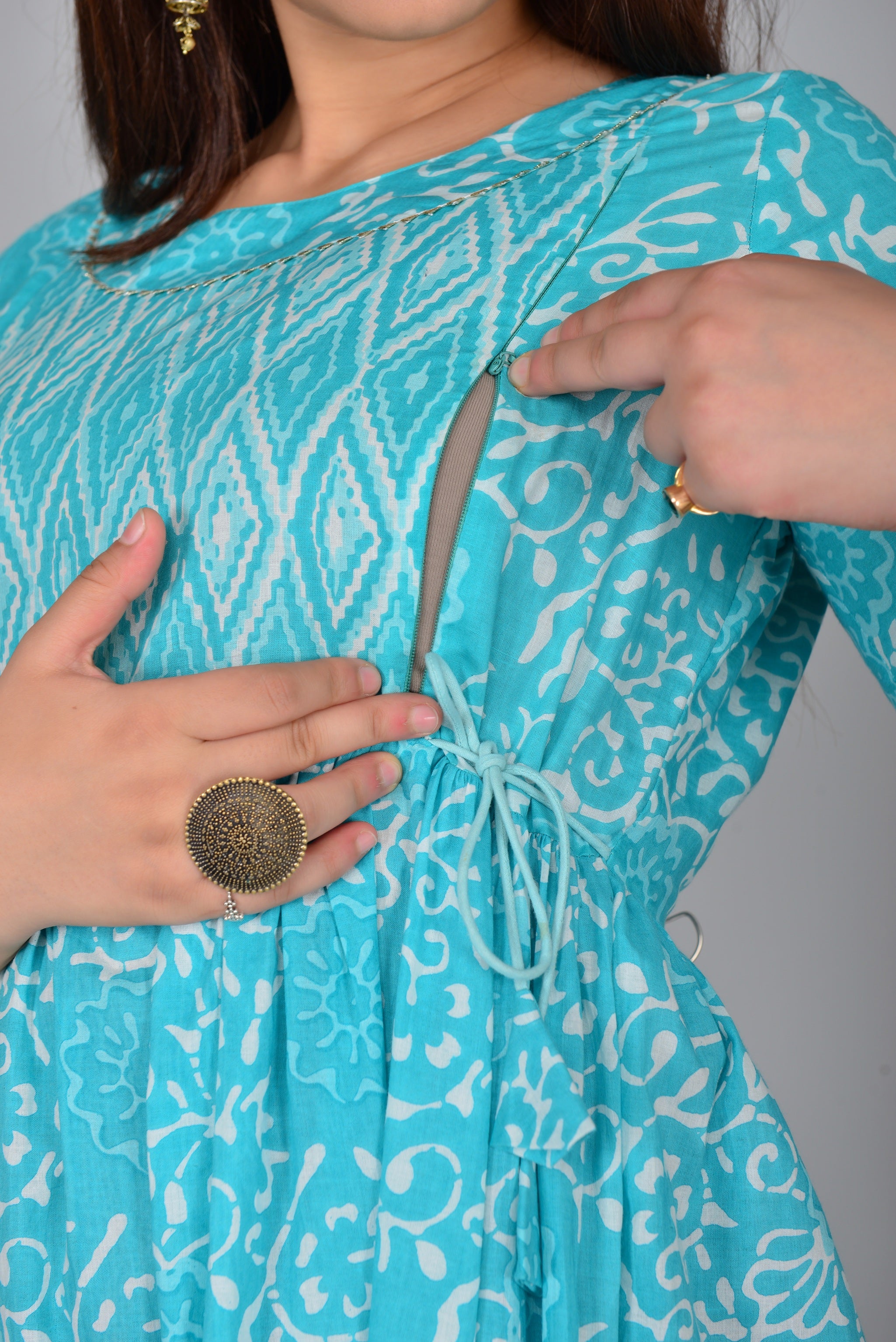 Majestic divas Cotton Turquoise Floral Printed Maternity Feeding Kurta Dress with Dual Zippers