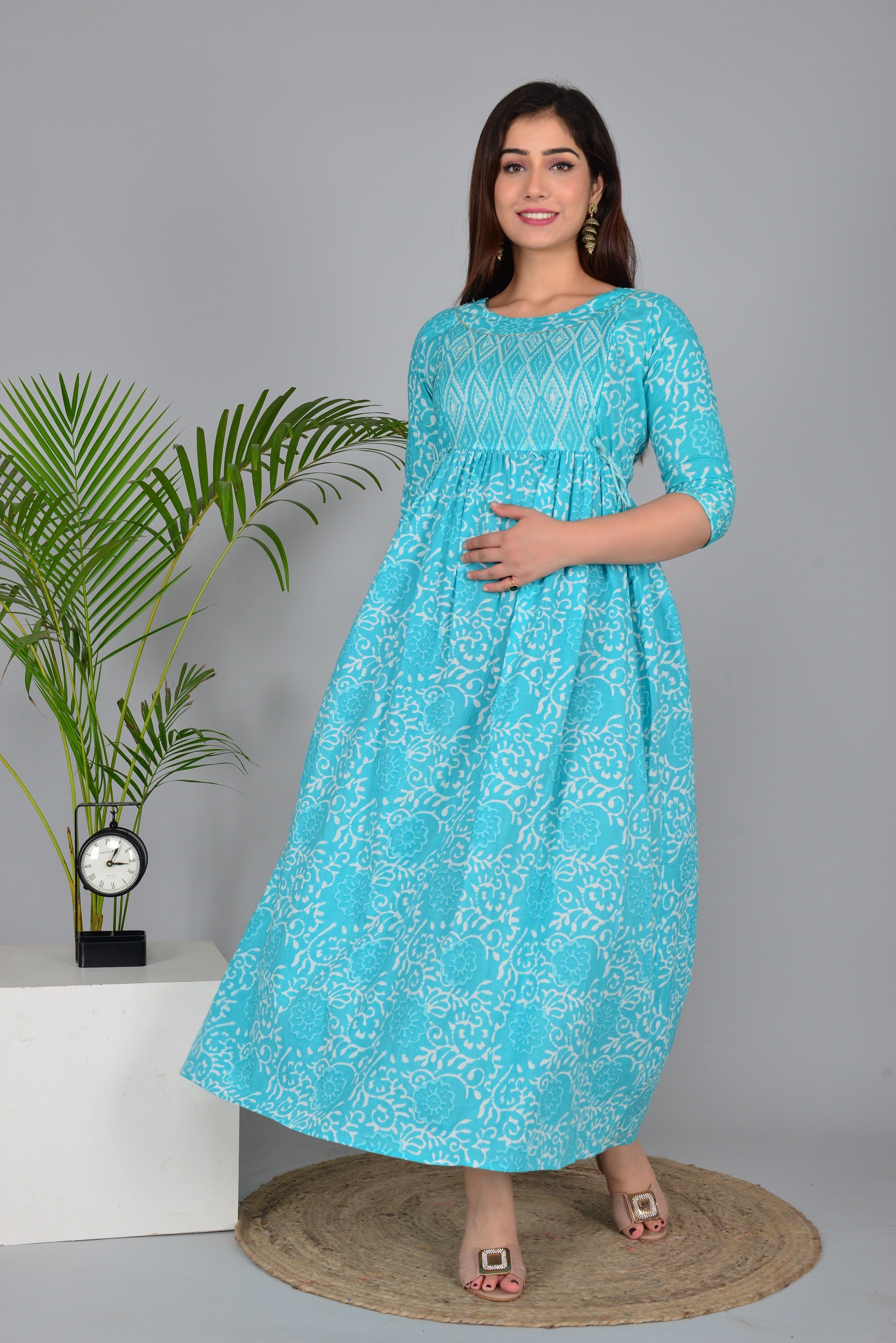 Majestic divas Cotton Turquoise Floral Printed Maternity Feeding Kurta Dress with Dual Zippers