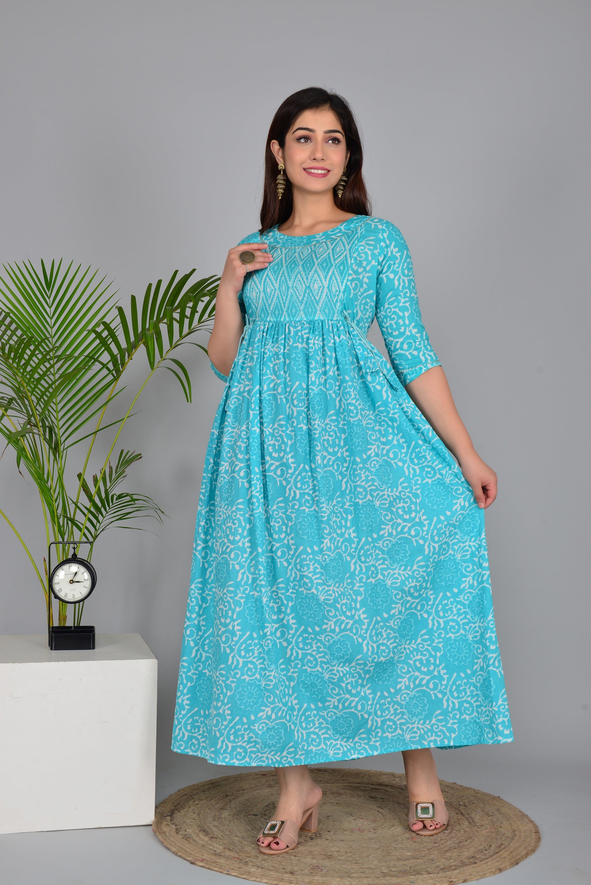 Majestic divas Cotton Turquoise Floral Printed Maternity Feeding Kurta Dress with Dual Zippers