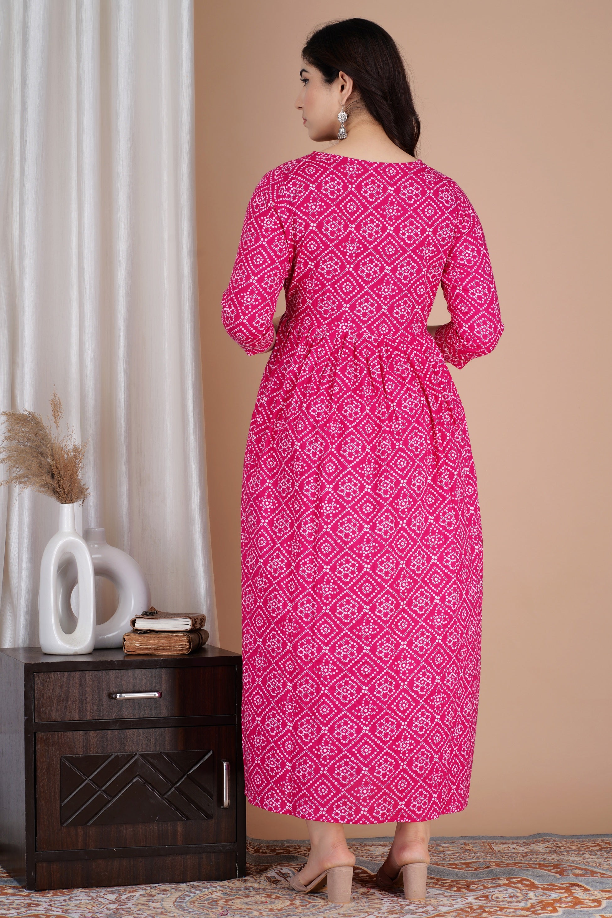 Majestic divas Cotton Pink Bandhani Printed Maternity Feeding Kurta Dress with Stripe Yoke & Dual Zippers Secondary image