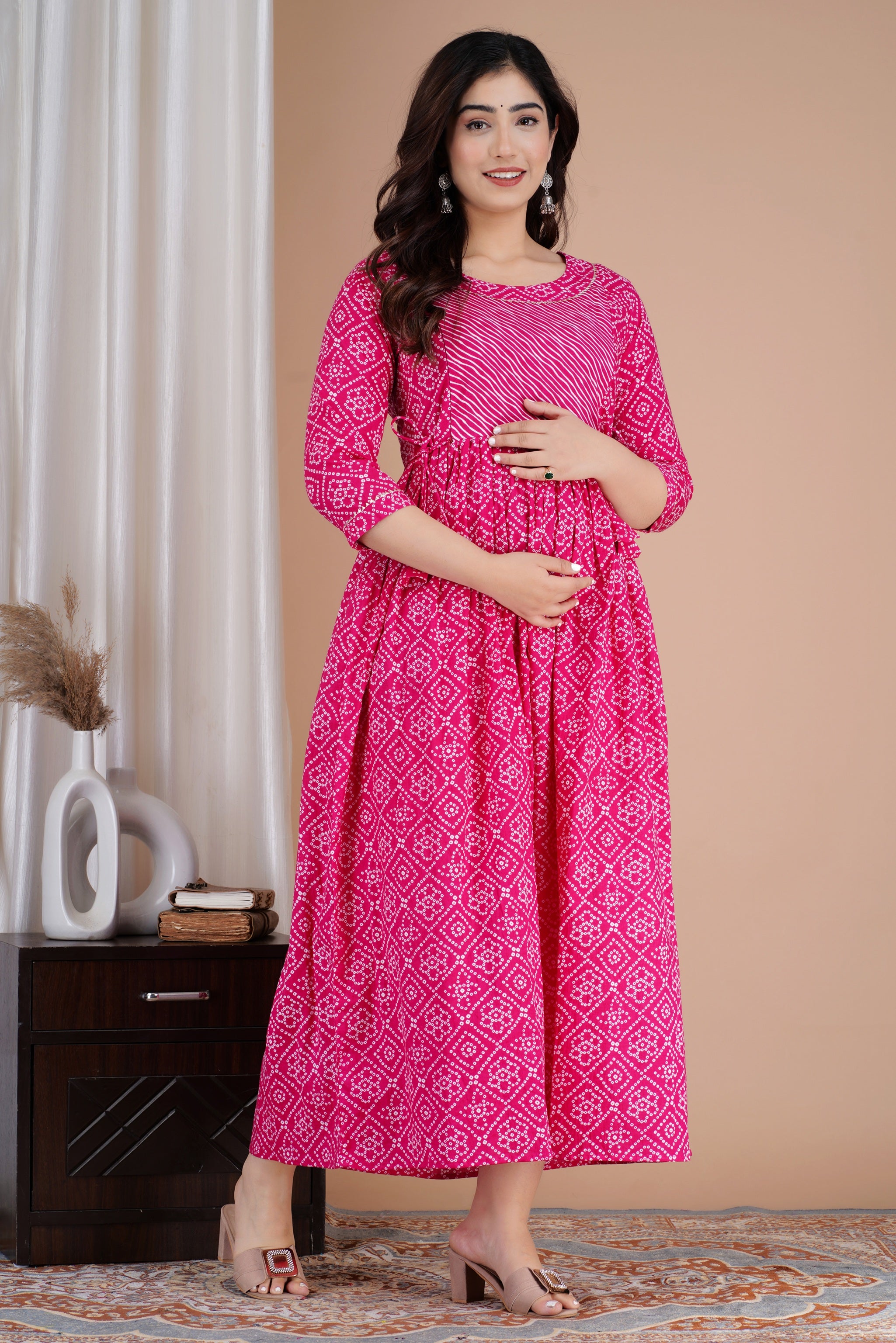 Majestic divas Cotton Pink Bandhani Printed Maternity Feeding Kurta Dress with Stripe Yoke & Dual Zippers