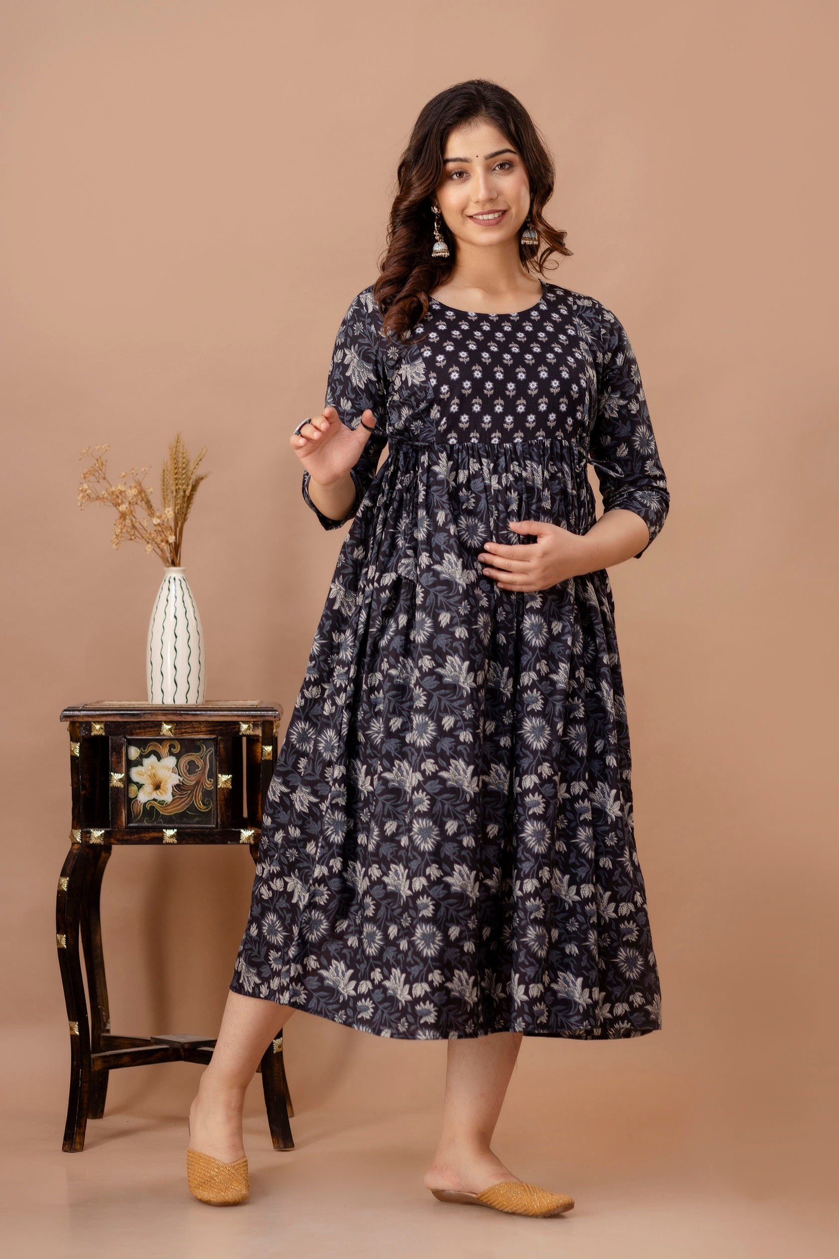 Majestic divas Cotton Black Floral Buta Printed Maternity Feeding Kurta Dress with Dual Zippers Main image