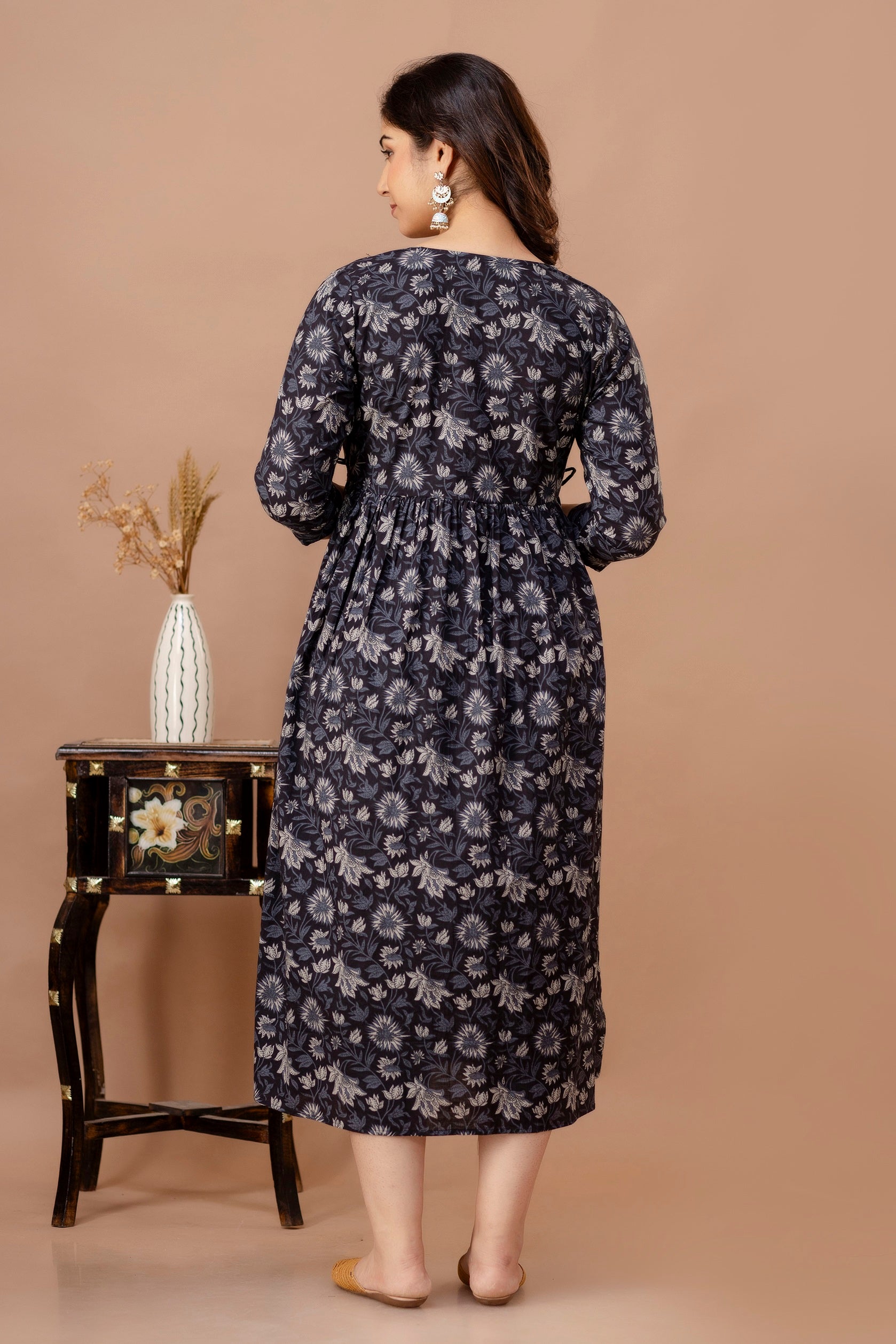 Majestic divas Cotton Black Floral Buta Printed Maternity Feeding Kurta Dress with Dual Zippers