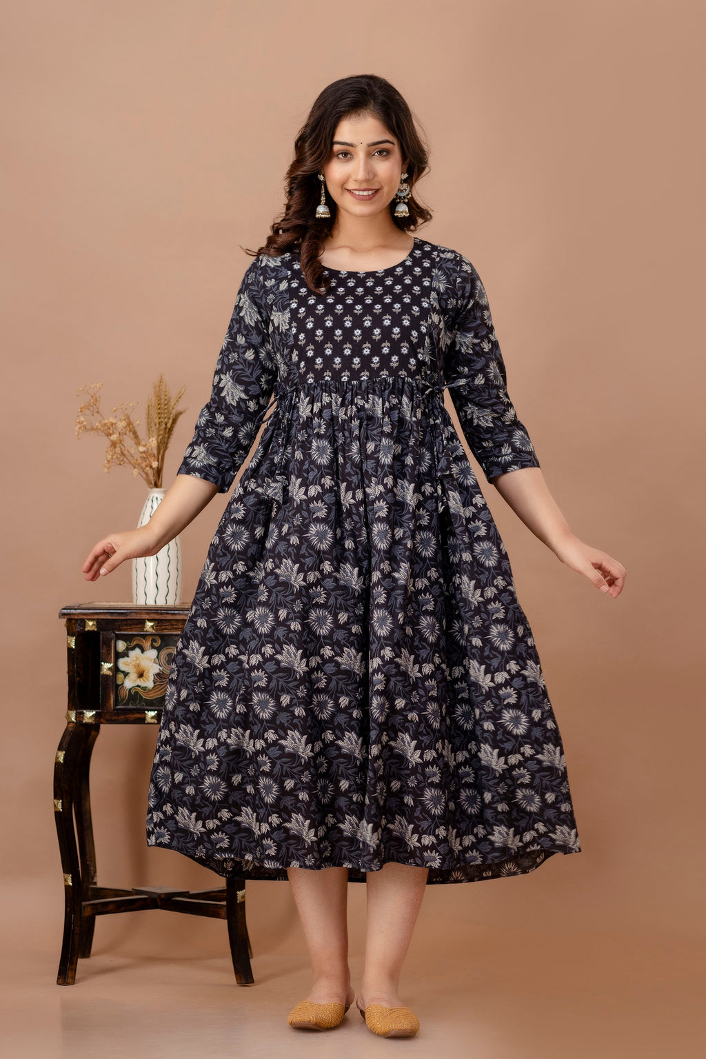 Majestic divas Cotton Black Floral Buta Printed Maternity Feeding Kurta Dress with Dual Zippers