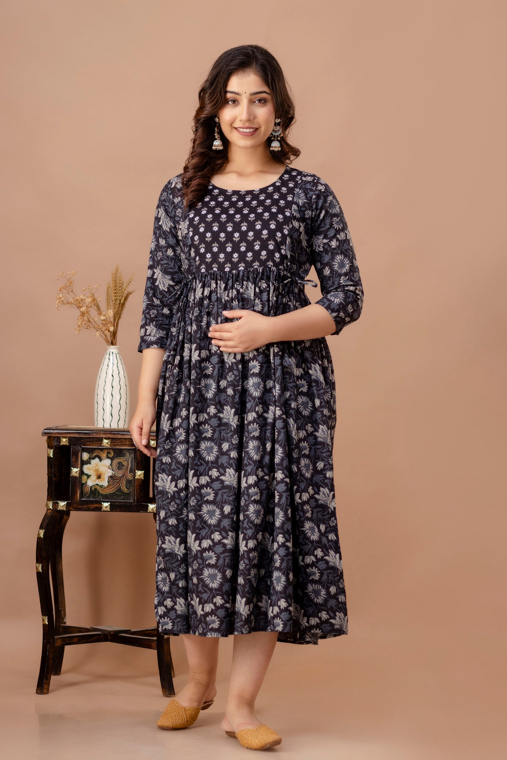 Majestic divas Cotton Black Floral Buta Printed Maternity Feeding Kurta Dress with Dual Zippers