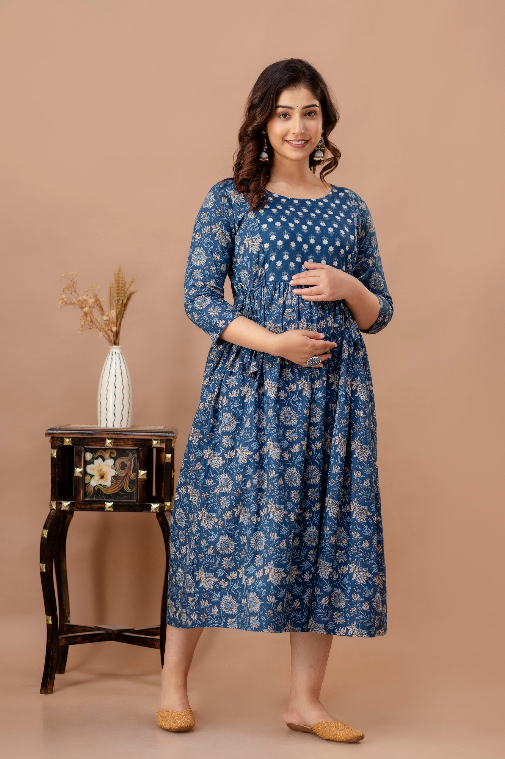 Majestic divas Cotton Blue Floral Buta Printed Maternity Feeding Kurta Dress with Dual Zippers