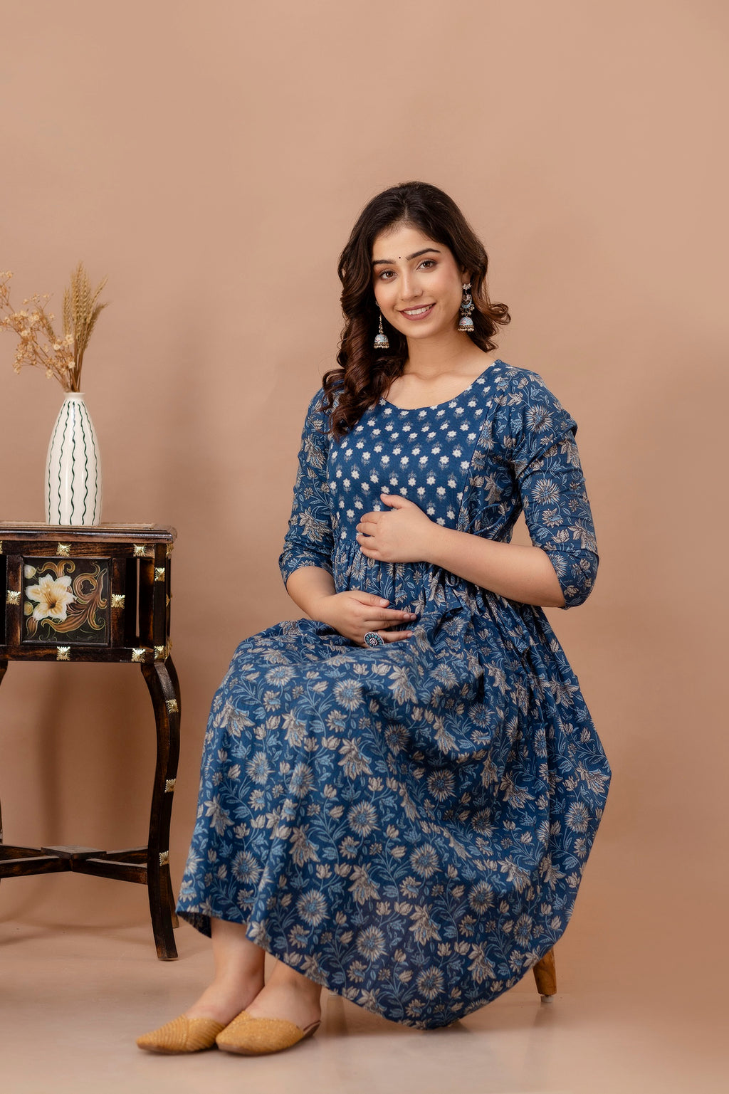 Majestic divas Cotton Blue Floral Buta Printed Maternity Feeding Kurta Dress with Dual Zippers