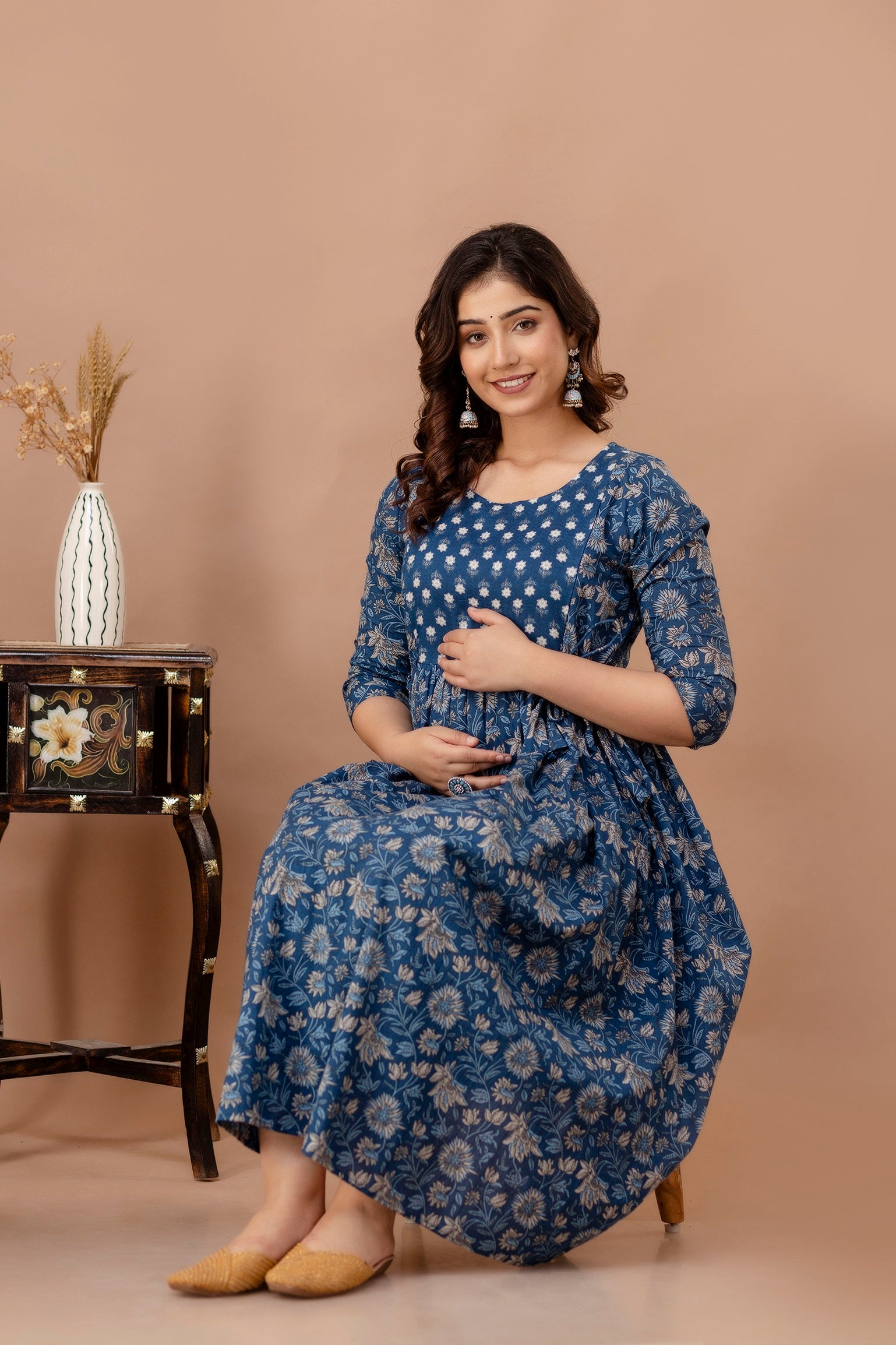 Majestic divas Cotton Blue Floral Buta Printed Maternity Feeding Kurta Dress with Dual Zippers