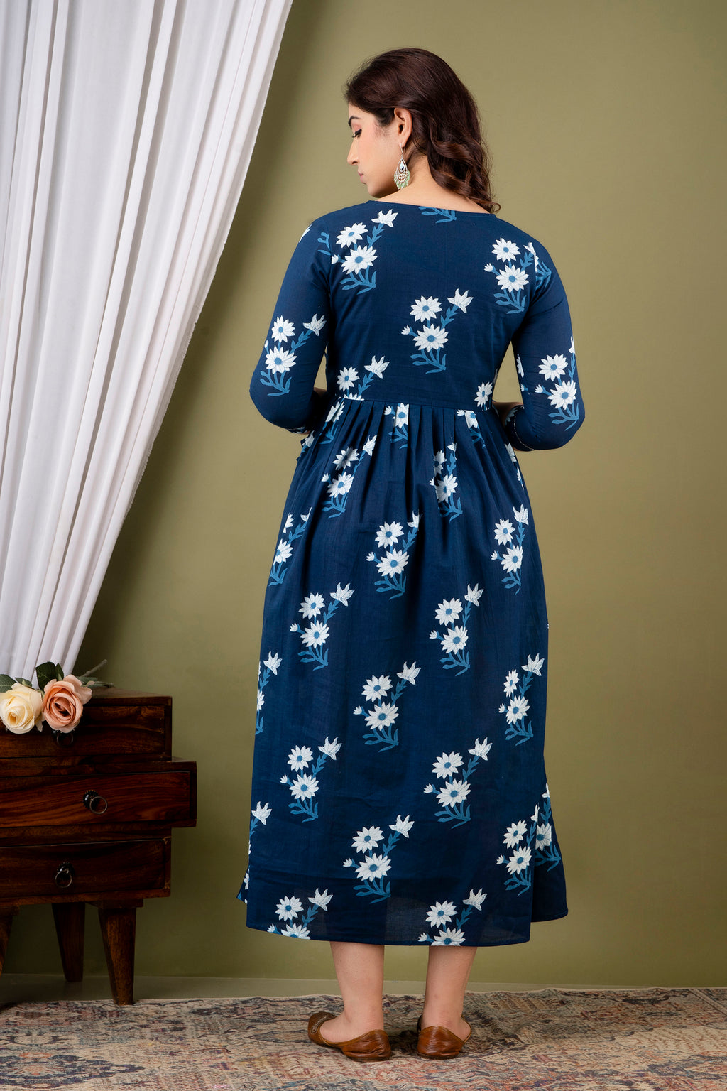 Majestic divas Cotton Navy Blue Daisy Floral Printed Maternity Feeding Kurta Dress with Dual Zippers