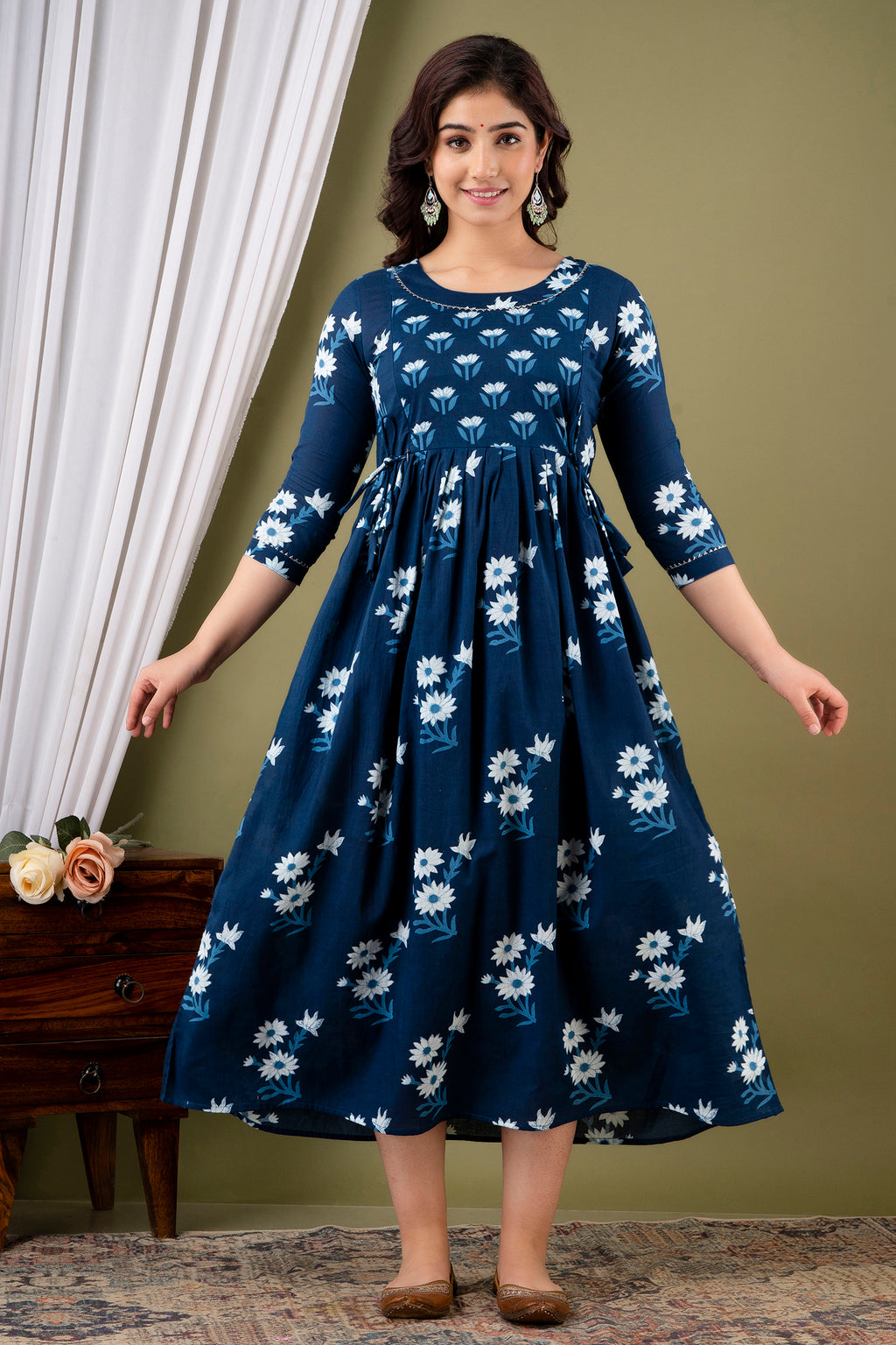 Majestic divas Cotton Navy Blue Daisy Floral Printed Maternity Feeding Kurta Dress with Dual Zippers