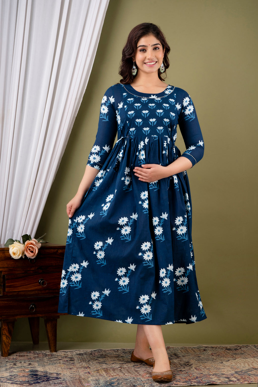 Majestic divas Cotton Navy Blue Daisy Floral Printed Maternity Feeding Kurta Dress with Dual Zippers