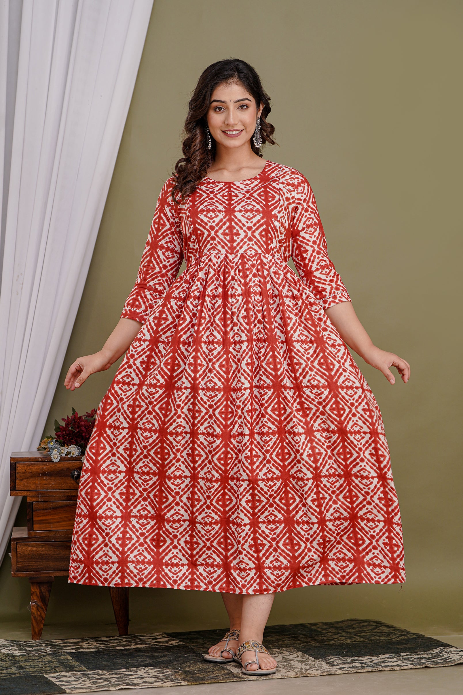 Majestic divas Cotton Red Abstract Geometric Printed Maternity Feeding Kurta Dress with Dual Zippers Main image