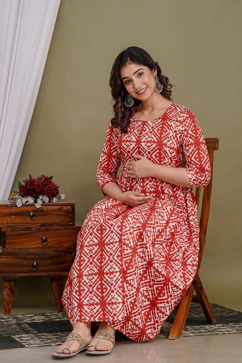 Majestic divas Cotton Red Abstract Geometric Printed Maternity Feeding Kurta Dress with Dual Zippers