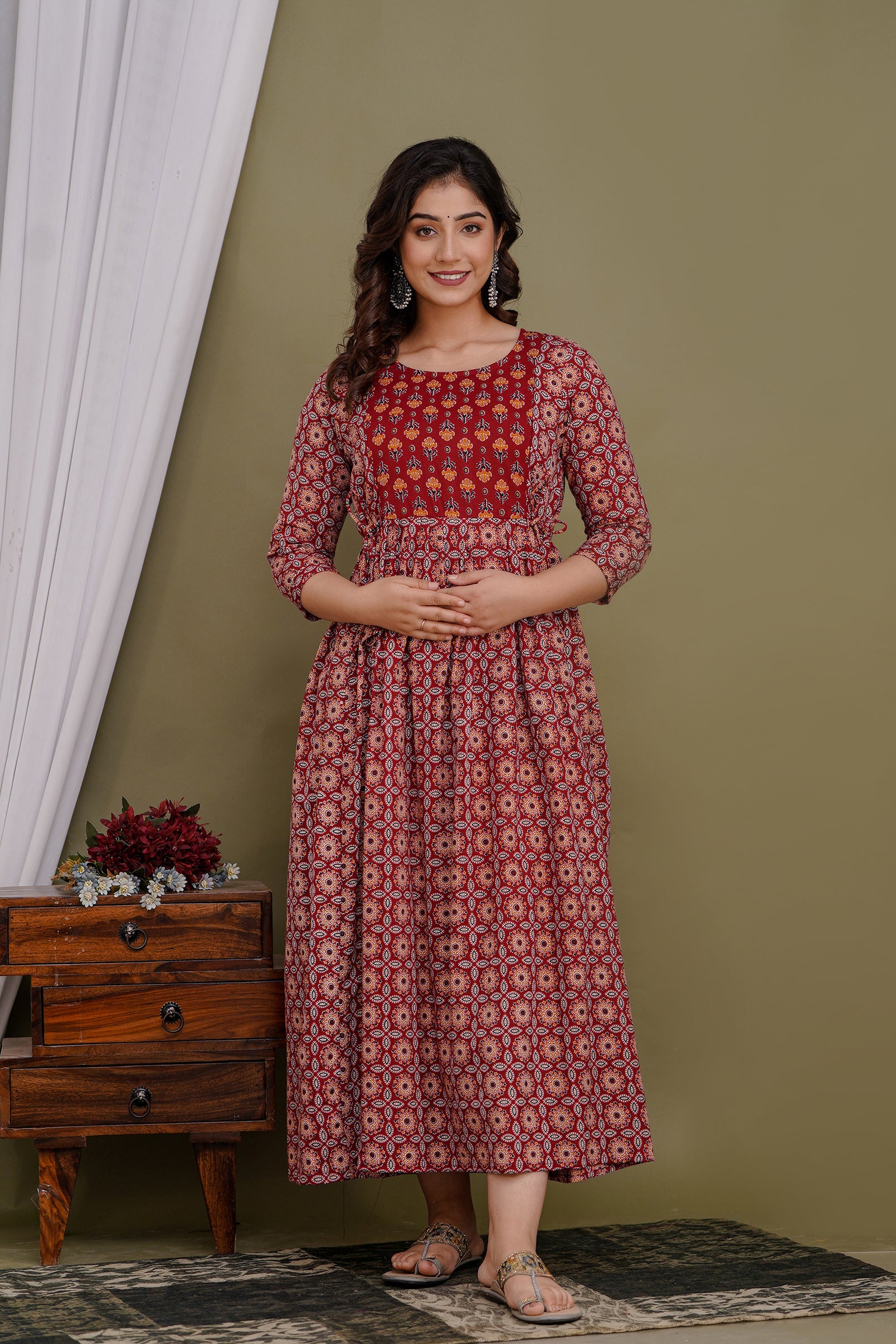 Majestic divas Cotton Rust Red Geometric Floral Printed Maternity Feeding Kurta Dress with Dual Zippers