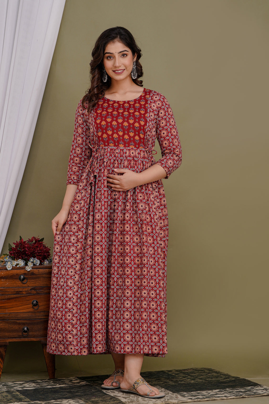 Majestic divas Cotton Rust Red Geometric Floral Printed Maternity Feeding Kurta Dress with Dual Zippers
