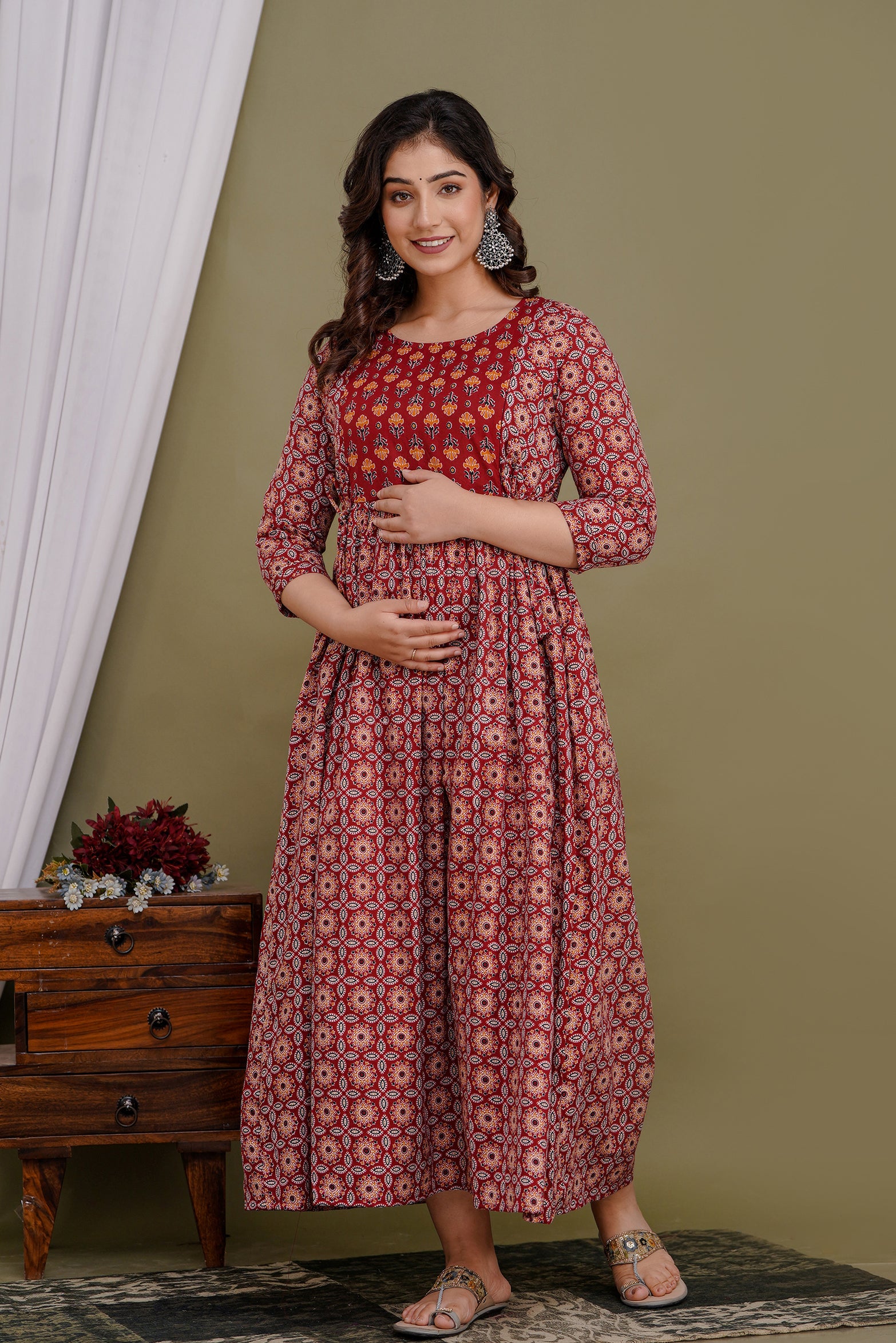 Majestic divas Cotton Rust Red Geometric Floral Printed Maternity Feeding Kurta Dress with Dual Zippers