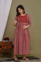 Majestic divas Cotton Rust Red Geometric Floral Printed Maternity Feeding Kurta Dress with Dual Zippers