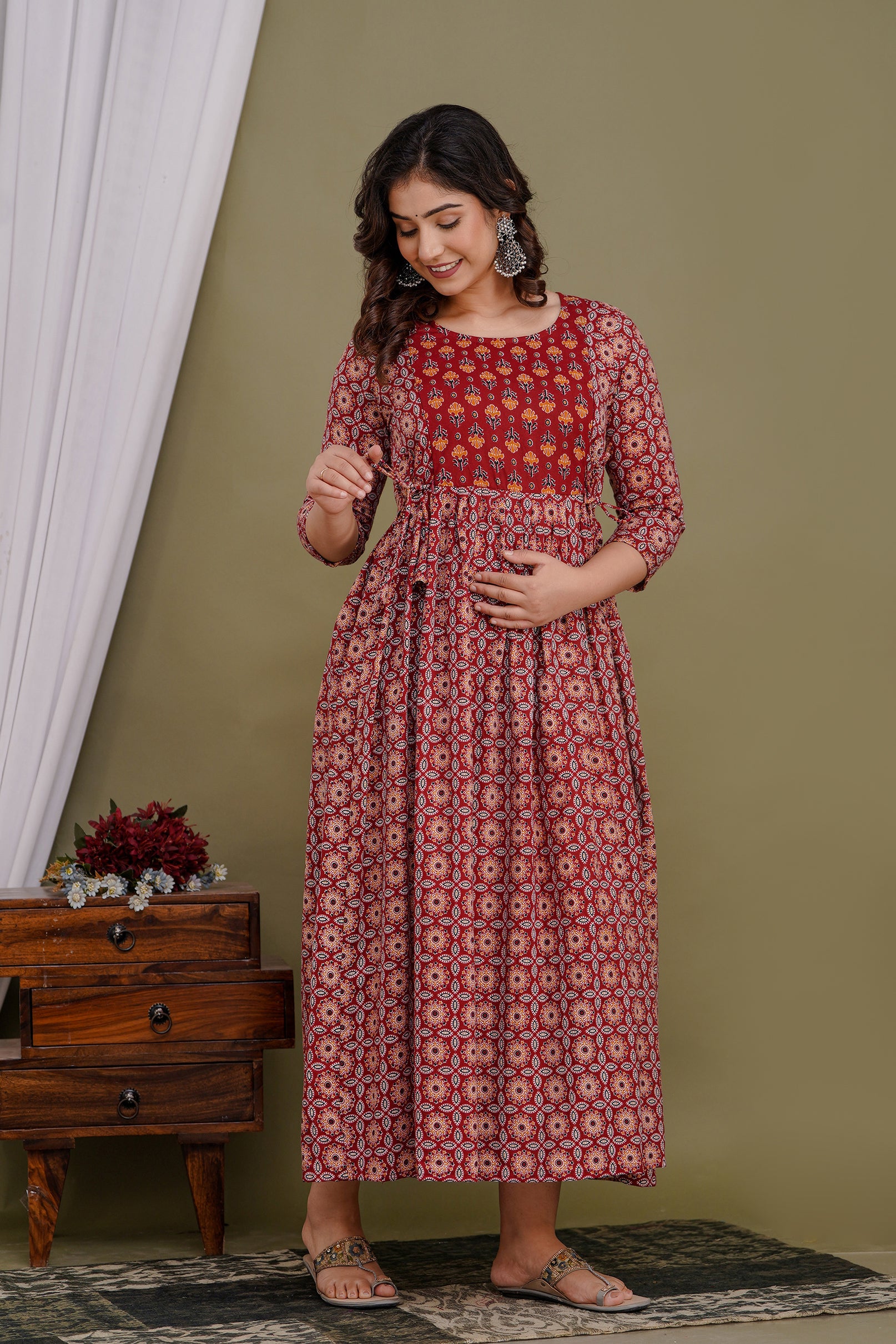 Majestic divas Cotton Rust Red Geometric Floral Printed Maternity Feeding Kurta Dress with Dual Zippers