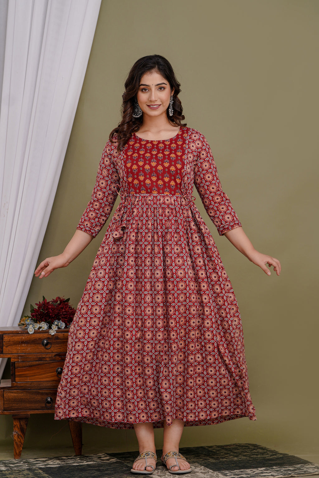 Majestic divas Cotton Rust Red Geometric Floral Printed Maternity Feeding Kurta Dress with Dual Zippers