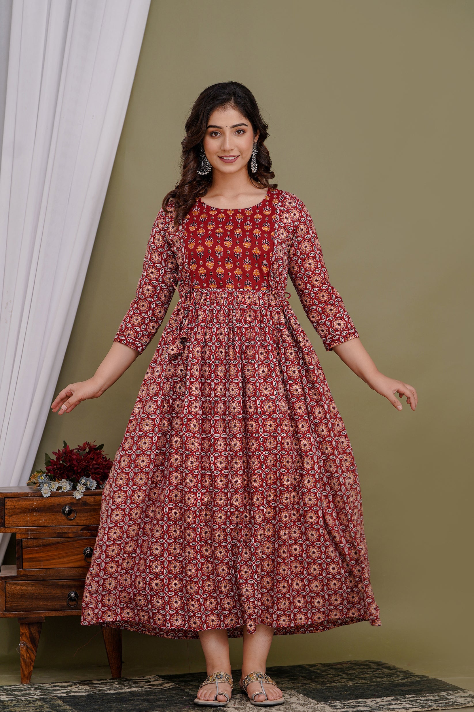 Majestic divas Cotton Rust Red Geometric Floral Printed Maternity Feeding Kurta Dress with Dual Zippers
