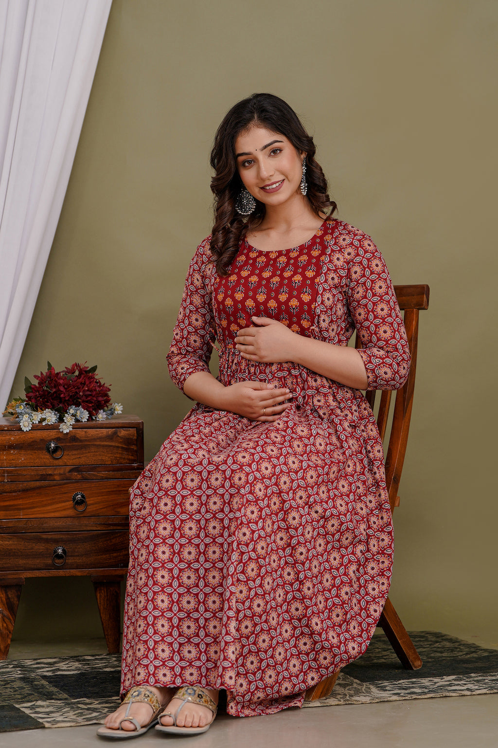 Majestic divas Cotton Rust Red Geometric Floral Printed Maternity Feeding Kurta Dress with Dual Zippers