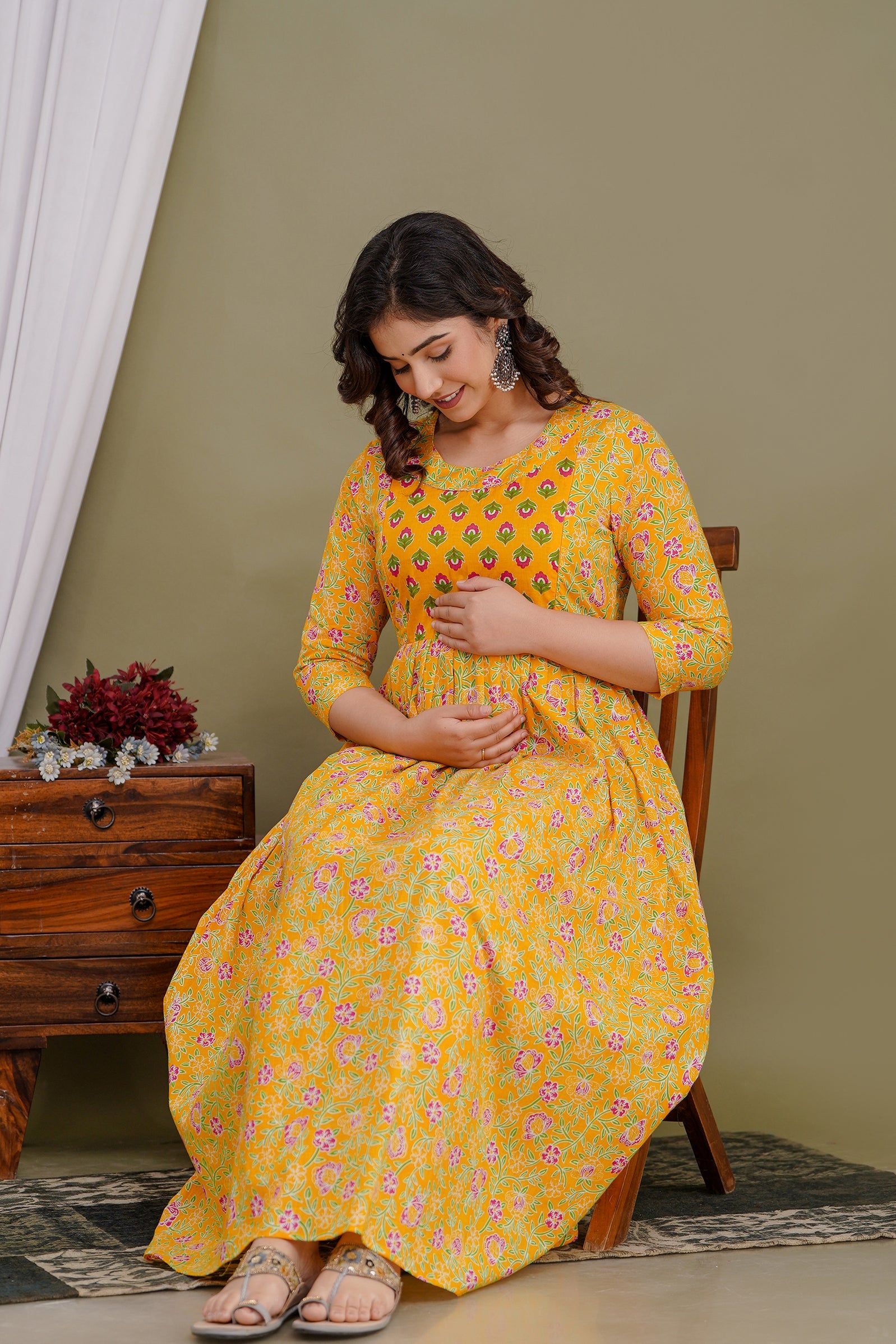 Majestic divas Cotton Mustard Yellow Pink Floral & Buti Printed Maternity Feeding Kurta Dress with Dual Zippers