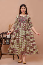 Majestic divas Cotton Olive Green & Wine Zigzag Printed Maternity Feeding Kurta Dress with Dual Side Zippers