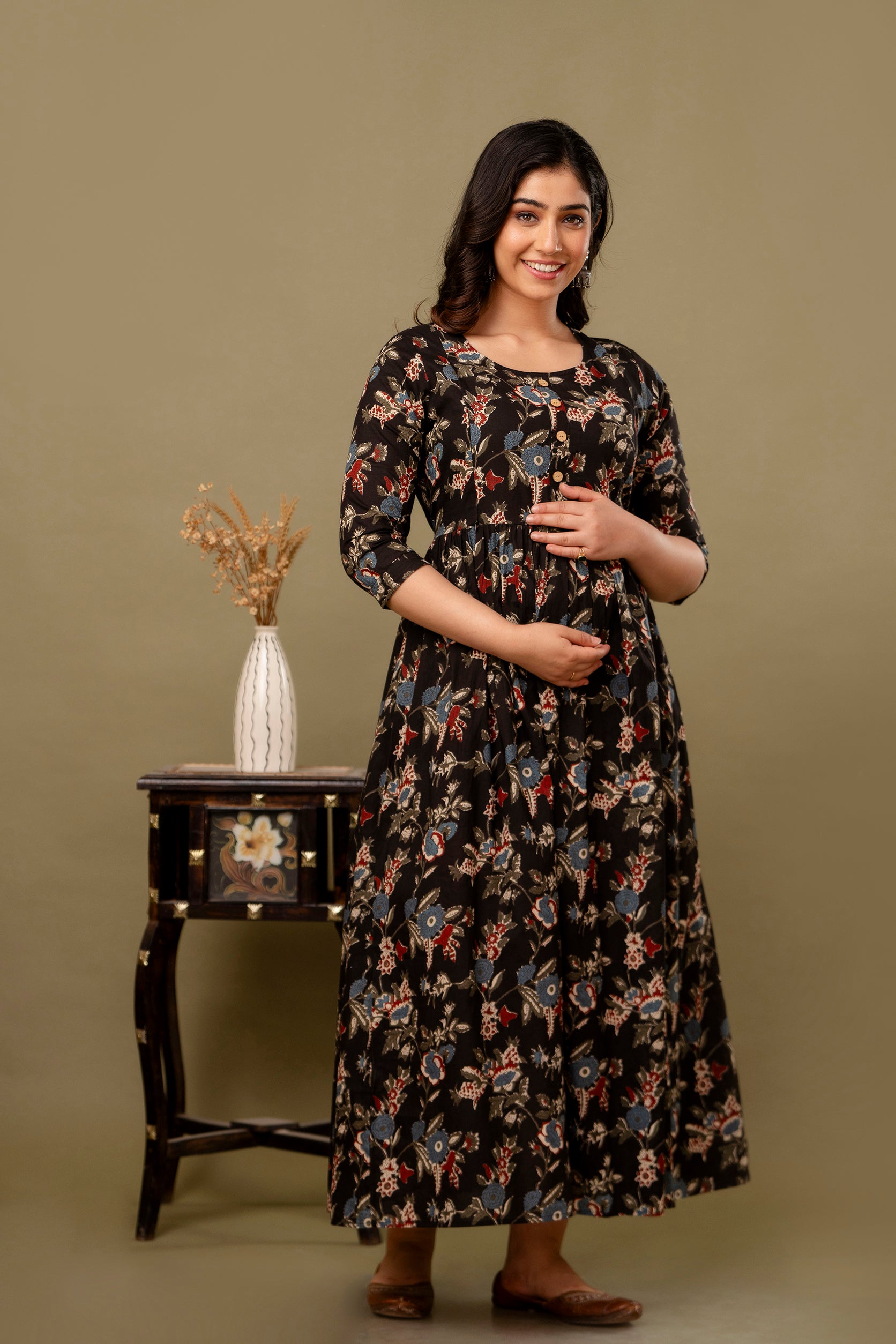 Majestic divas Cotton Black Multicolor Floral Printed Maternity Feeding Kurta Dress with Dual Side Zippers