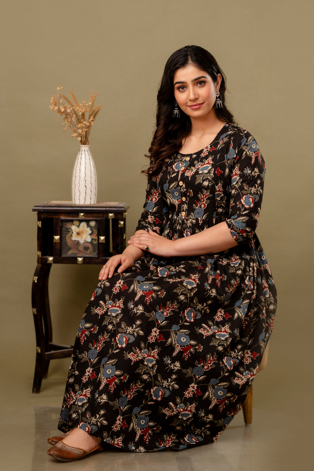 Majestic divas Cotton Black Multicolor Floral Printed Maternity Feeding Kurta Dress with Dual Side Zippers