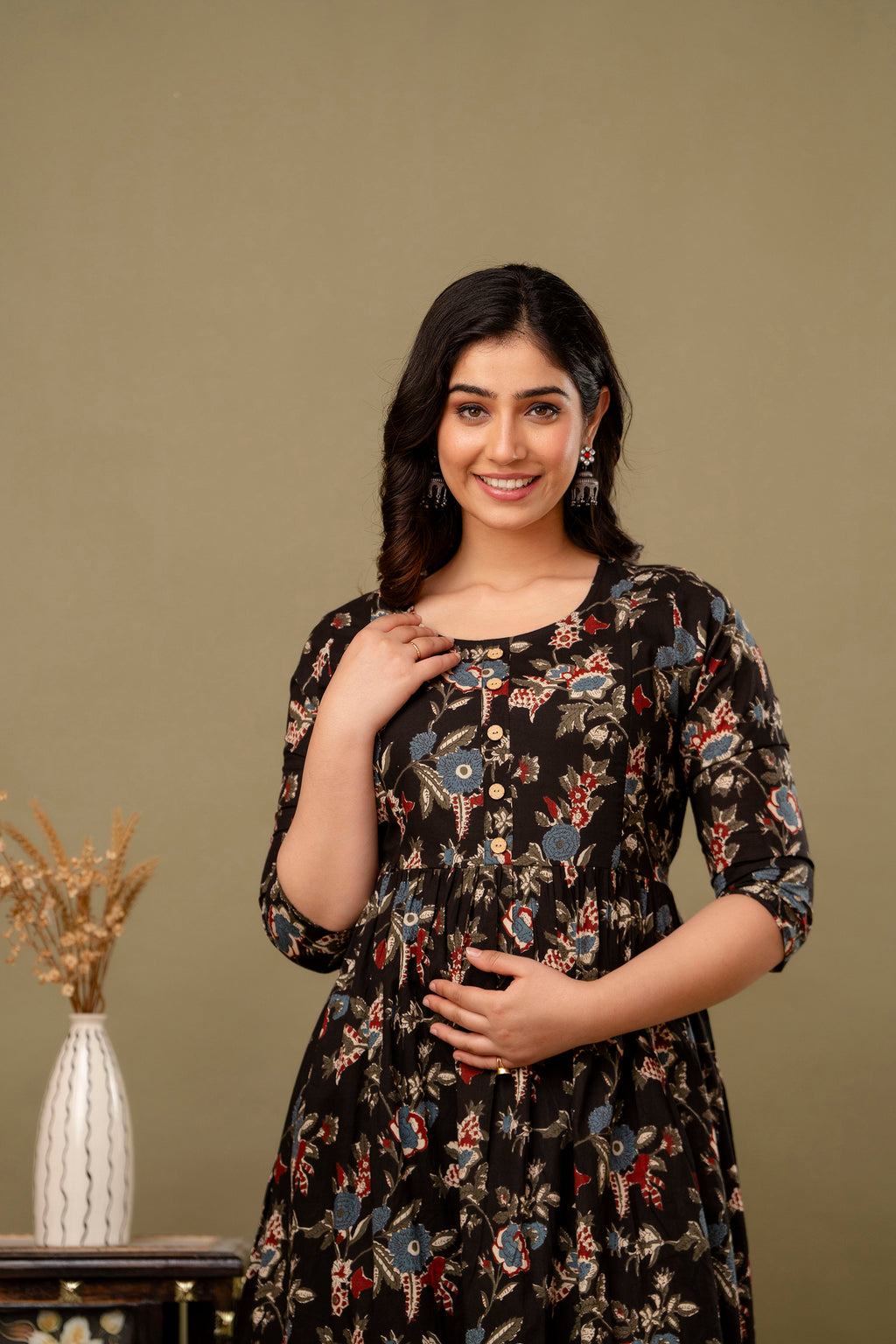 Majestic divas Cotton Black Multicolor Floral Printed Maternity Feeding Kurta Dress with Dual Side Zippers