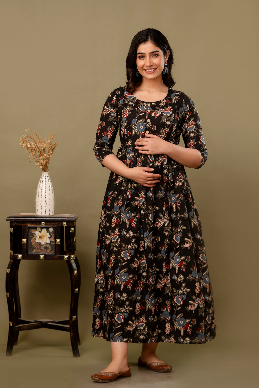 Majestic divas Cotton Black Multicolor Floral Printed Maternity Feeding Kurta Dress with Dual Side Zippers