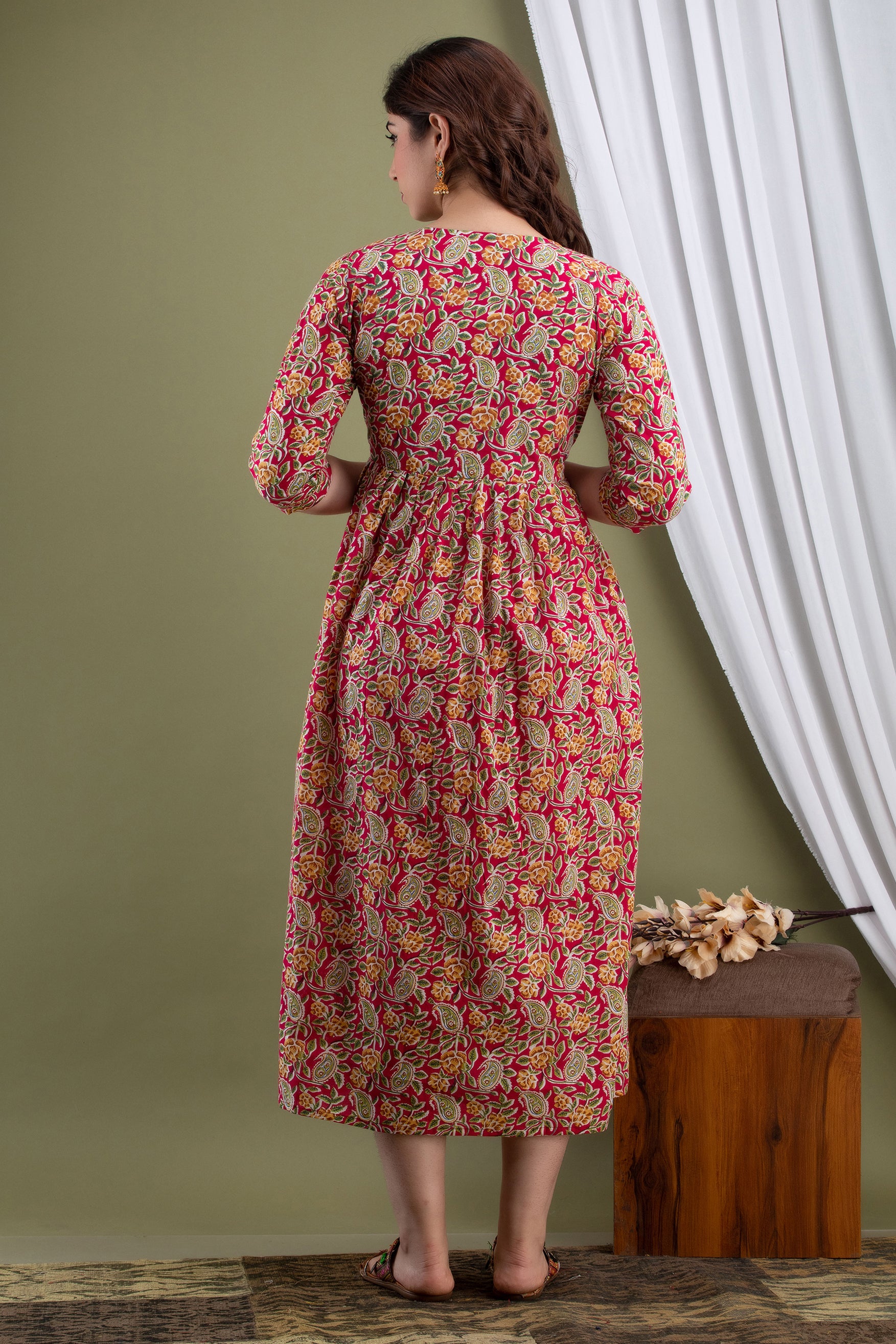Majestic divas Cotton Rani Pink Floral & Paisley Printed Maternity Feeding Kurta Dress with Dual Side Zippers Secondary image