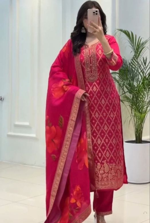 Wine Magenta Banarasi Silk Dupatta Set with Zari Work, Kurti & Pant Main image