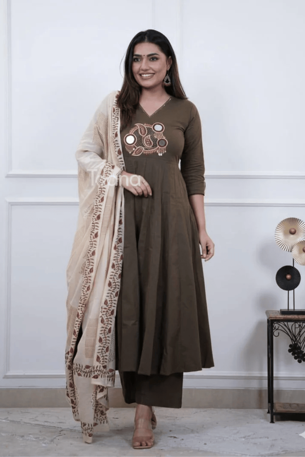 Majestic Diva's Olive Brown Embroidered Dupatta Set