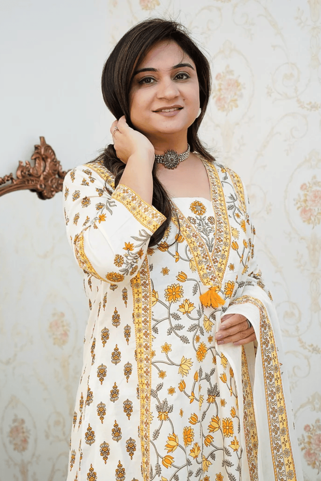 Majestic Diva's White & Yellow Printed Dupatta Set