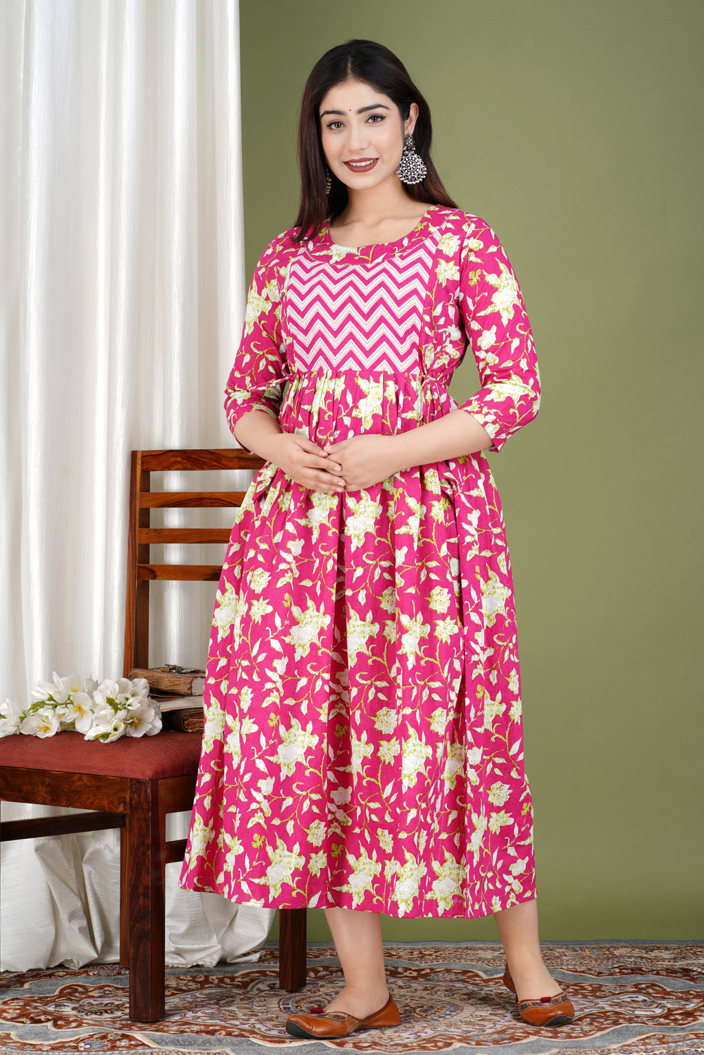 Majestic divas Cotton Pink Floral & Chevron Printed Maternity Feeding Kurta Dress with Dual Zippers