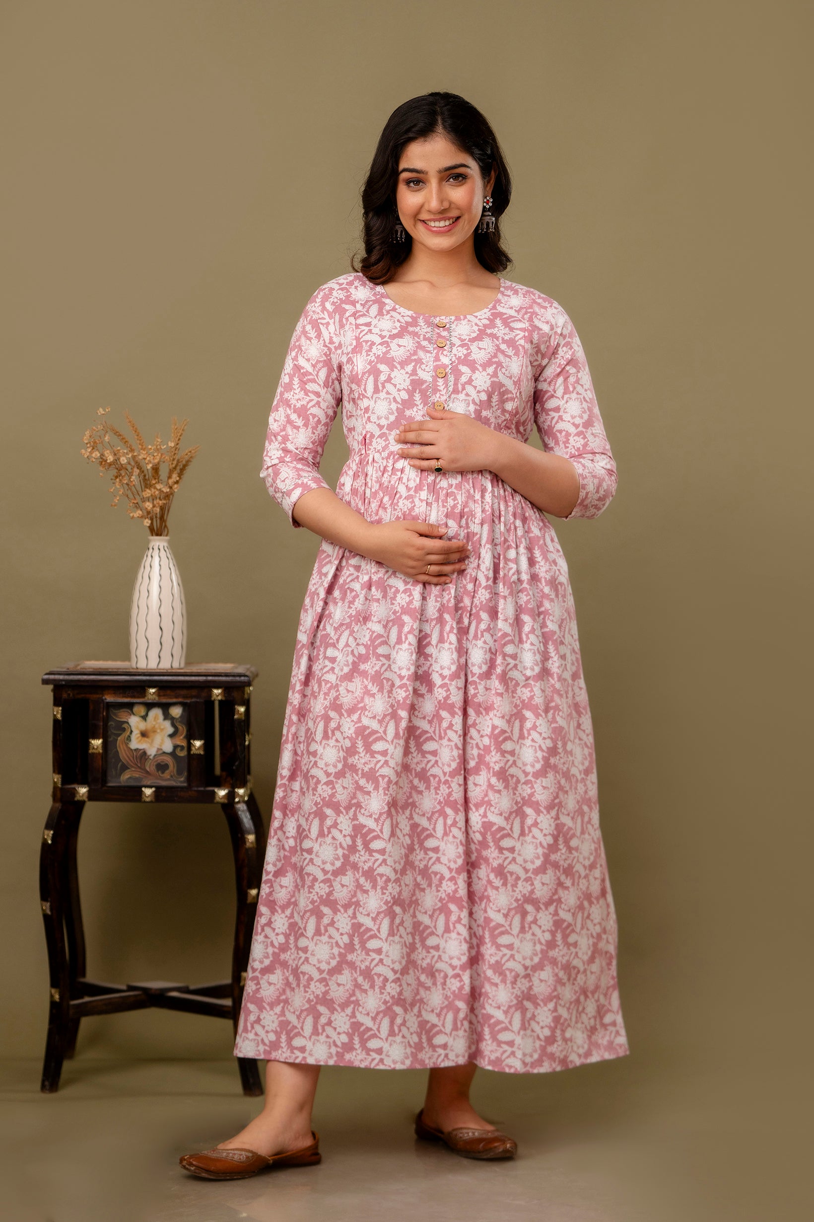 Majestic divas Cotton Blush Pink White Floral Printed Maternity Feeding Kurta Dress with Dual Side Zippers Secondary image