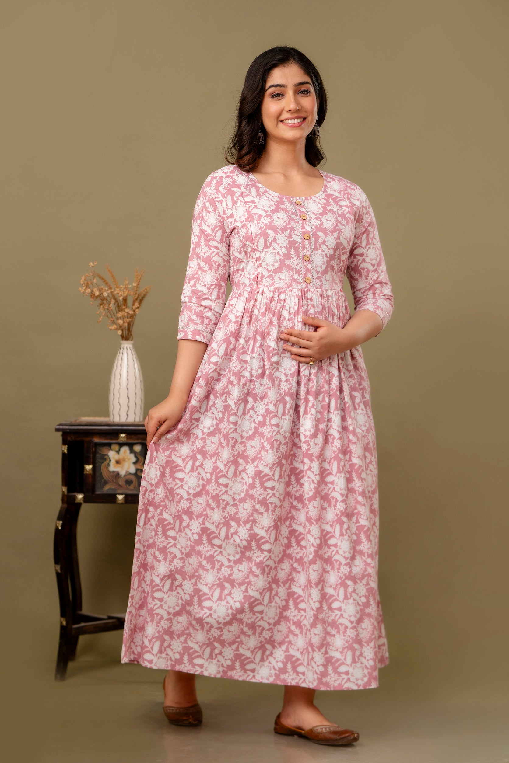 Majestic divas Cotton Blush Pink White Floral Printed Maternity Feeding Kurta Dress with Dual Side Zippers