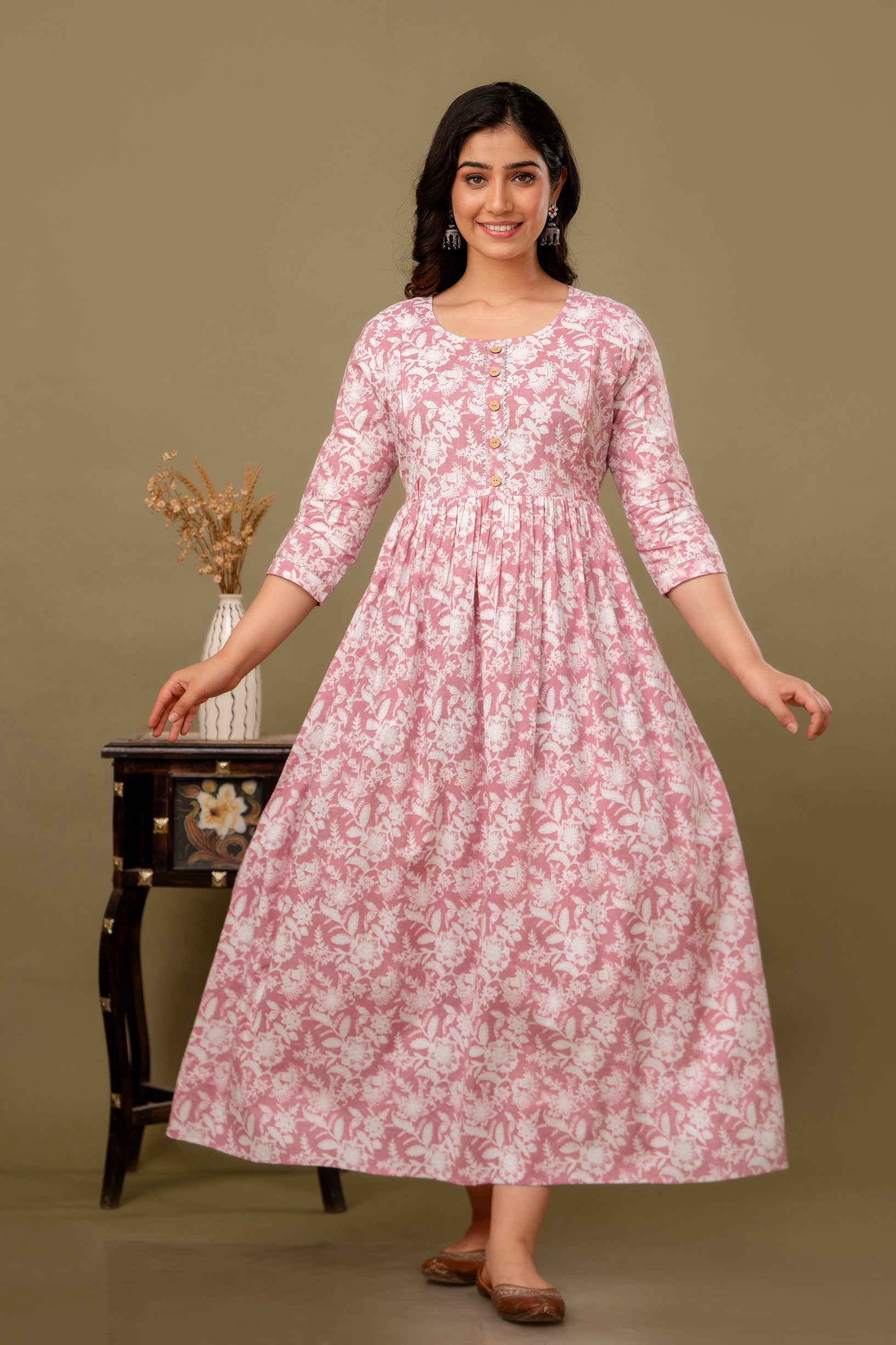Majestic divas Cotton Blush Pink White Floral Printed Maternity Feeding Kurta Dress with Dual Side Zippers