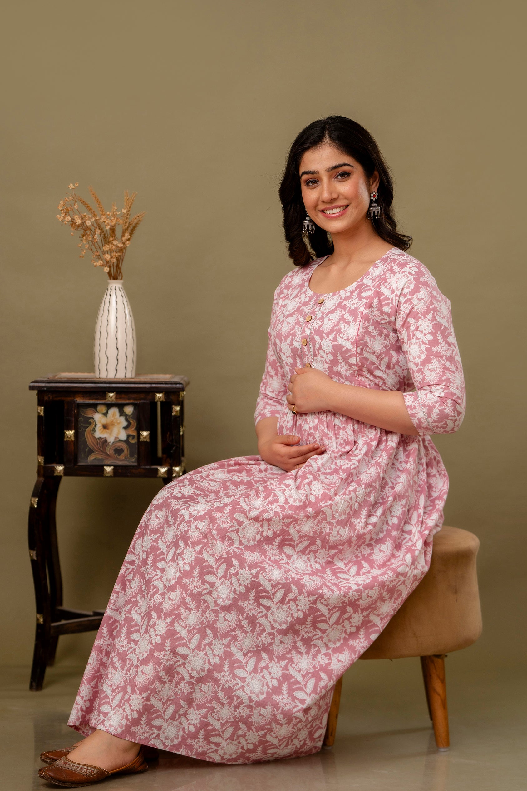 Majestic divas Cotton Blush Pink White Floral Printed Maternity Feeding Kurta Dress with Dual Side Zippers Main image