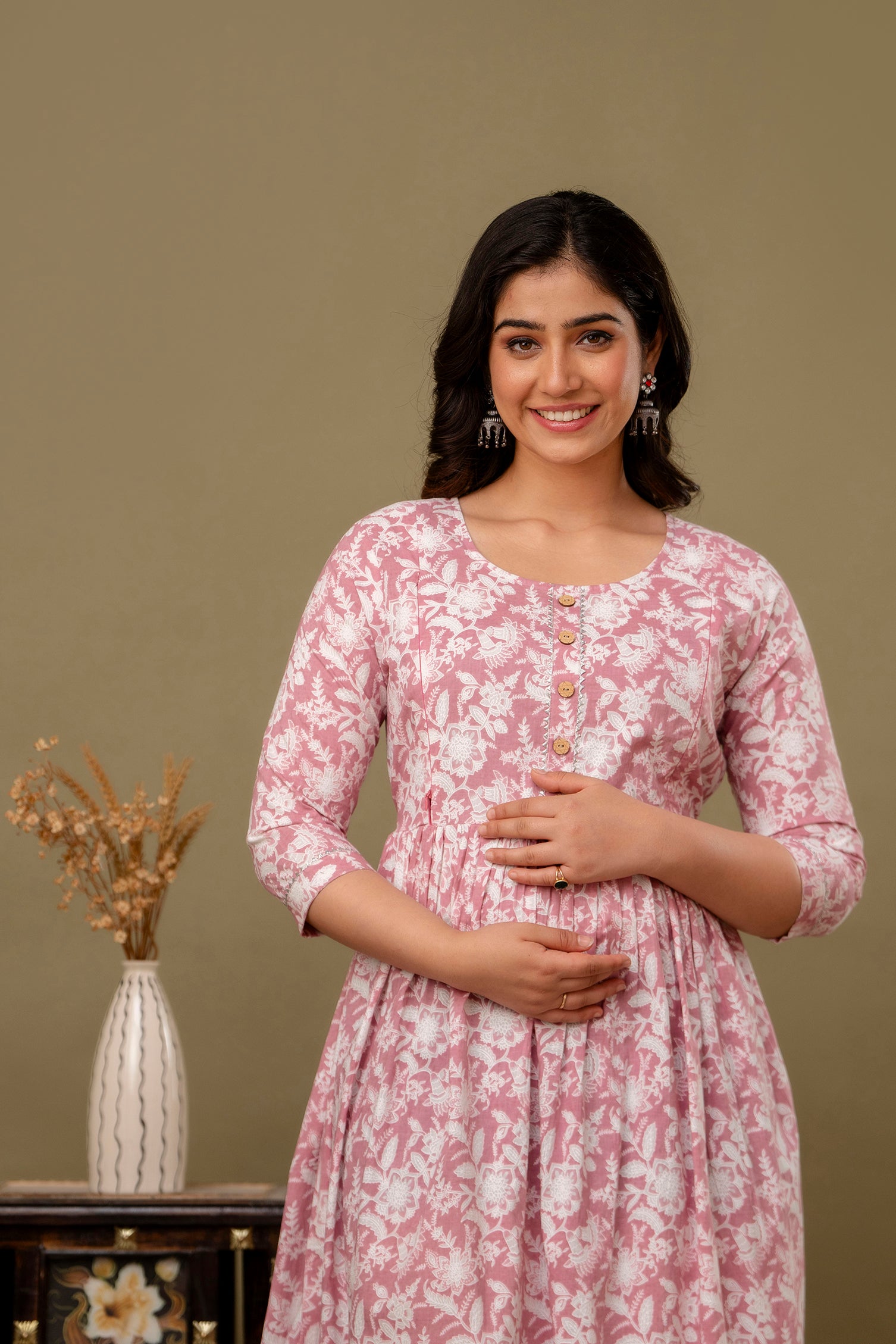 Majestic divas Cotton Blush Pink White Floral Printed Maternity Feeding Kurta Dress with Dual Side Zippers